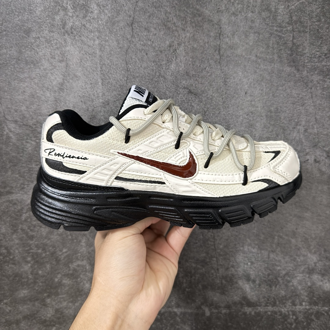 【手绘定制版】NIKE INITIATOR 创始者系列复古休闲运动舒适跑鞋 此款为人工手绘定制图案 原版基于Nike Initiator修改款 加以创意定制 完美品质做工 个性十足 原厂原档案数据开发 原盒包装 舒适有型适合日常穿着 该鞋款延续千禧年经典设计搭载泡绵中底厚实而轻盈 匠心细节巧搭立体耐克勾标志焕新演绎复古跑鞋 货号:394055-001 尺码:36-45带半码-选品中心