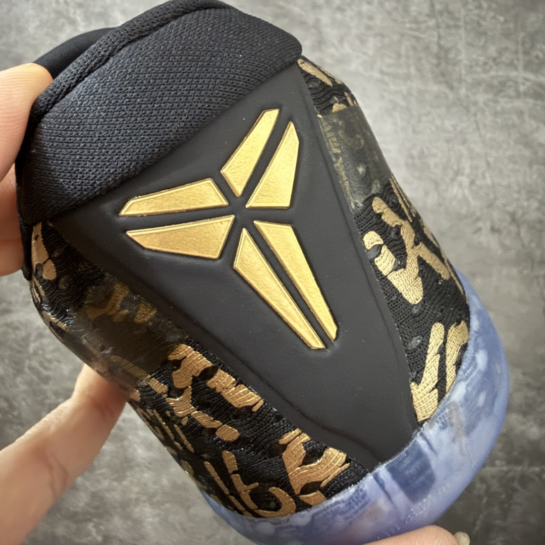 图片[2]-【S2纯原】NK Zoom Kobe 11 科比十一代 黑金 IU4902-900 React 科技鞋垫加持 实战配置直接拉满 原楦纸板开发 鞋身流线型、后跟塑形 区分土肥圆 原厂针织鞋面一针一线匹配原版 全身鞋材卡料色独家定制 唯一万针立体刺绣SWOOSH 真实底模最大48.5 实战利器 专供海外市场 尺码：40 40.5 41 42 42.5 43 44 44.5 45 46 47.5 48.5 （脚宽、脚胖 建议买大半码）-选品中心