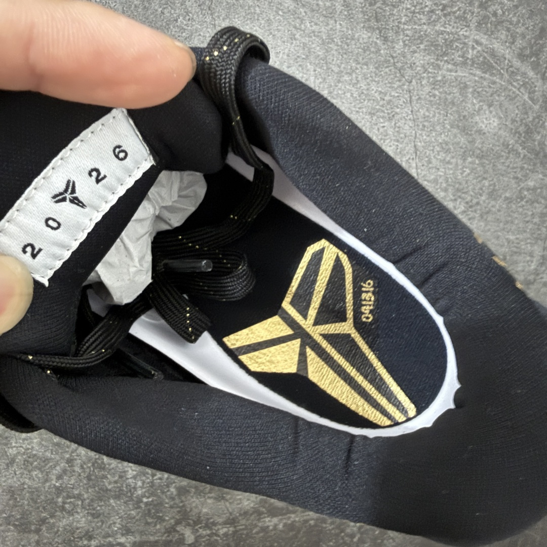 图片[6]-【S2纯原】NK Zoom Kobe 11 科比十一代 黑金 IU4902-900 React 科技鞋垫加持 实战配置直接拉满 原楦纸板开发 鞋身流线型、后跟塑形 区分土肥圆 原厂针织鞋面一针一线匹配原版 全身鞋材卡料色独家定制 唯一万针立体刺绣SWOOSH 真实底模最大48.5 实战利器 专供海外市场 尺码：40 40.5 41 42 42.5 43 44 44.5 45 46 47.5 48.5 （脚宽、脚胖 建议买大半码）-选品中心