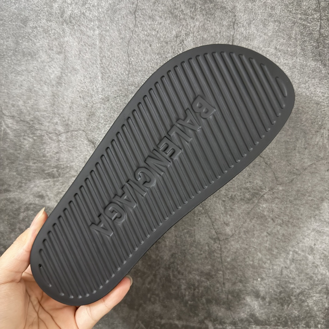 图片[8]-【外贸版本】Balenciaga 巴黎世家拖鞋 2025最新版印花 潮流到没边 原鞋购入开发 官方正确版 原装级头层牛皮 1：1裁剪 鞋面3D打印logo 凹凸感明显 原版一致细节 全码齐全 尺码：39 40 41 42 43 44 45 46-选品中心