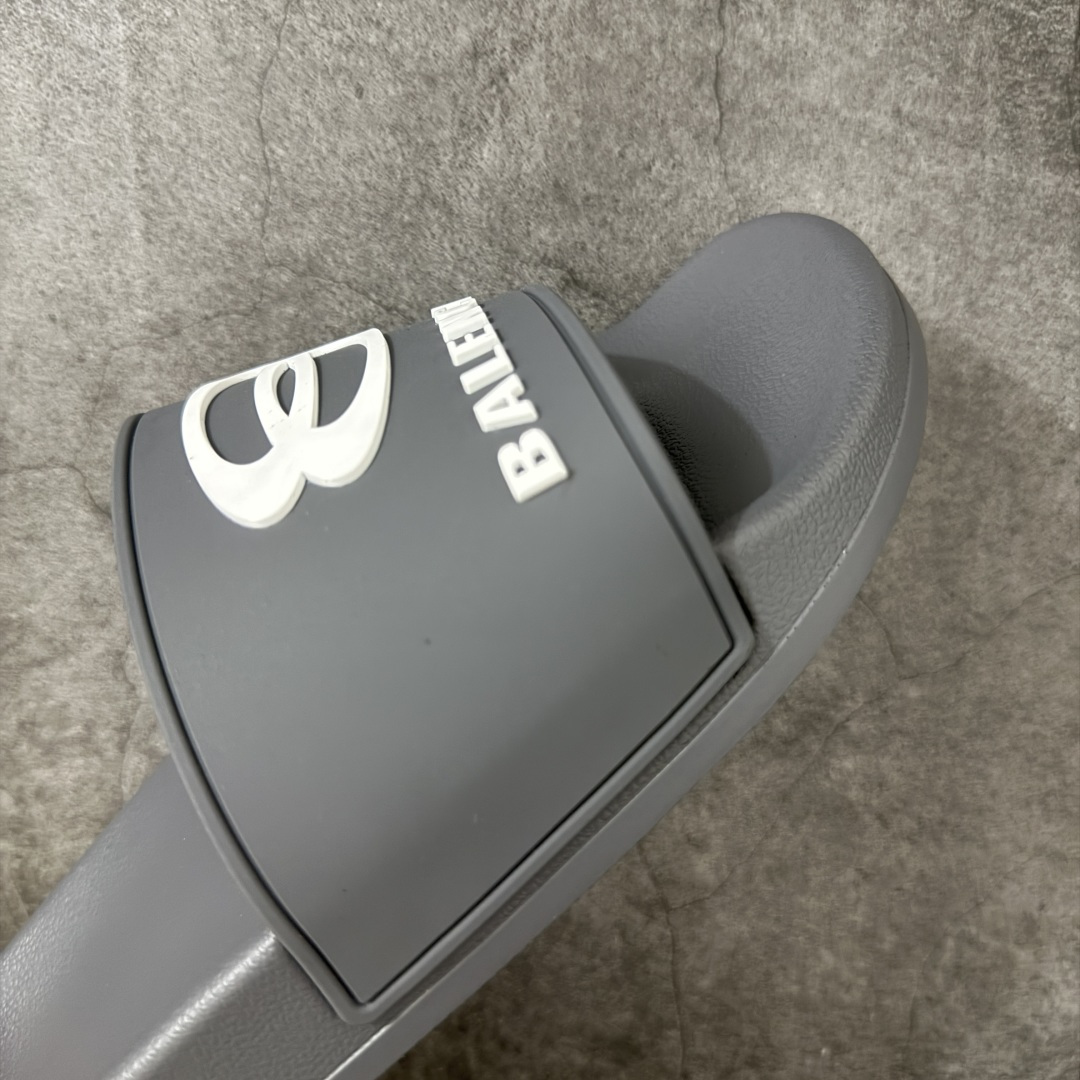 图片[6]-【外贸版本】Balenciaga 巴黎世家拖鞋 2025最新版印花 潮流到没边 原鞋购入开发 官方正确版 原装级头层牛皮 1：1裁剪 鞋面3D打印logo 凹凸感明显 原版一致细节 全码齐全 尺码：39 40 41 42 43 44 45 46-选品中心