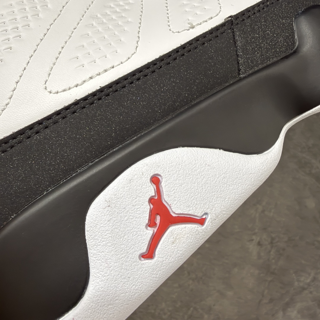 图片[4]-【XP纯原】Air Jordan AJ9 Retro OG 白黑 IX6179-100 高端零售特供批次 产品品控稳定性领先行业 各方面均可对飙L版 良心定价不杀猪 SZ原厂全套原楦原纸板冲刀磨具开发 原厂皮料加持 原厂港宝加持定型后跟R度完美 同源原厂电绣 飞翼针数密度立体效果一致 百分百一致原鞋 原厂拉帮工艺 针距密度一致 后跟弧度收口自然不对折 极致一眼正品既视感 进口玻璃冲刀皮料裁剪零毛边 全鞋电脑针车工艺 品控清洁度最高QC检验标准 免检产品 原厂订购鞋盒、鞋标、防尘纸、鞋撑、鞋带 追求极致的原厂味道 尺码：40 40.5 41 42 42.5 43 44 44.5 45 46 47.5-选品中心