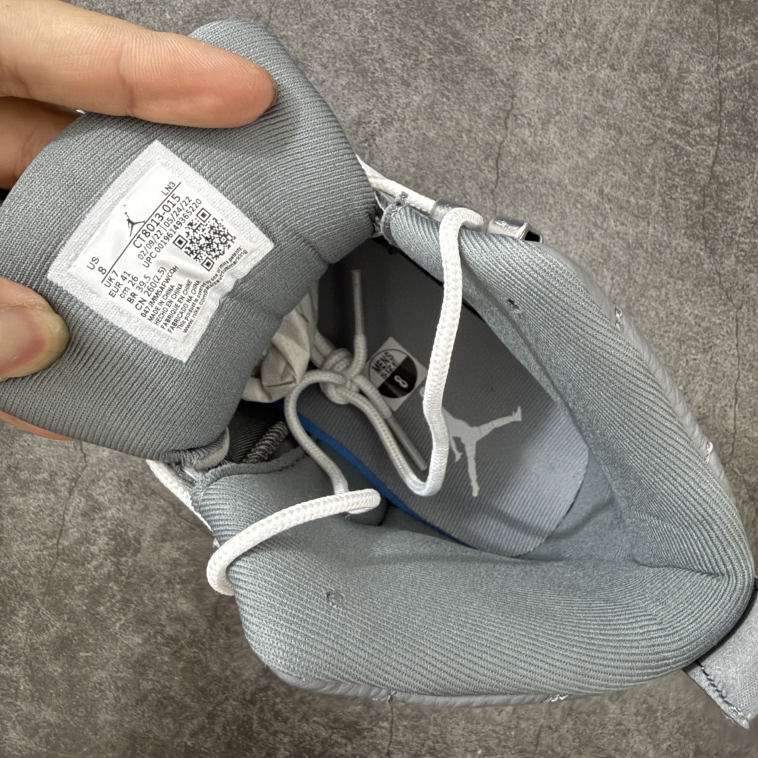 图片[7]-【XP纯原版】Air Jordan AJ12 Retro 潮流 中帮 复古篮球鞋 灰白 CT8013-015 市场唯一附带GOAT授权卡 各细节正确 原楦原纸板开发 原汁原味12代鞋型 进口原厂皮料 超软荔枝皮 质感满分 原厂碳板 原装材料 原厂定制金属扣 原厂电绣 支持与公司货全方位对比 只服务于5%懂鞋的高端客户 发国外可支持各种retail商店充正寄售 尺码：40 40.5 41 42 42.5 43 44 44.5 45 45.5 46 47.5-选品中心
