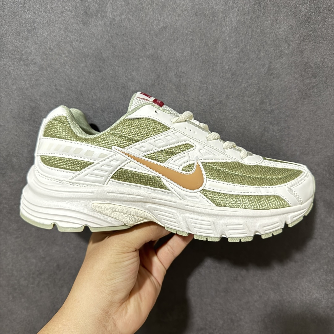 【公司级】NIKE INITIATOR创始者系列复古休闲运动舒适跑鞋 采用透气网眼鞋面和支撑覆盖层,自然运动设计的Phlyon中底用于缓冲,BRS 1,000碳橡胶外底具有轻质柔韧性,牵引力和耐用性。 货号:IQ9788-271 尺码:36-45-选品中心