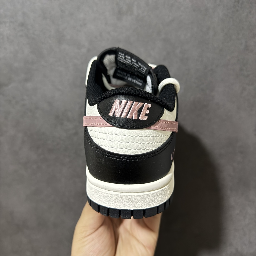 图片[4]-【定制版】Nike SB Dunk Low 黑粉绑带 低帮休闲板鞋 CW1590-100  #定制鞋盒 超高清洁度 皮料切割干净无任何毛边 细节完美   尺码：35.5 36 36.5 37.5 38 38.5 39 40-选品中心