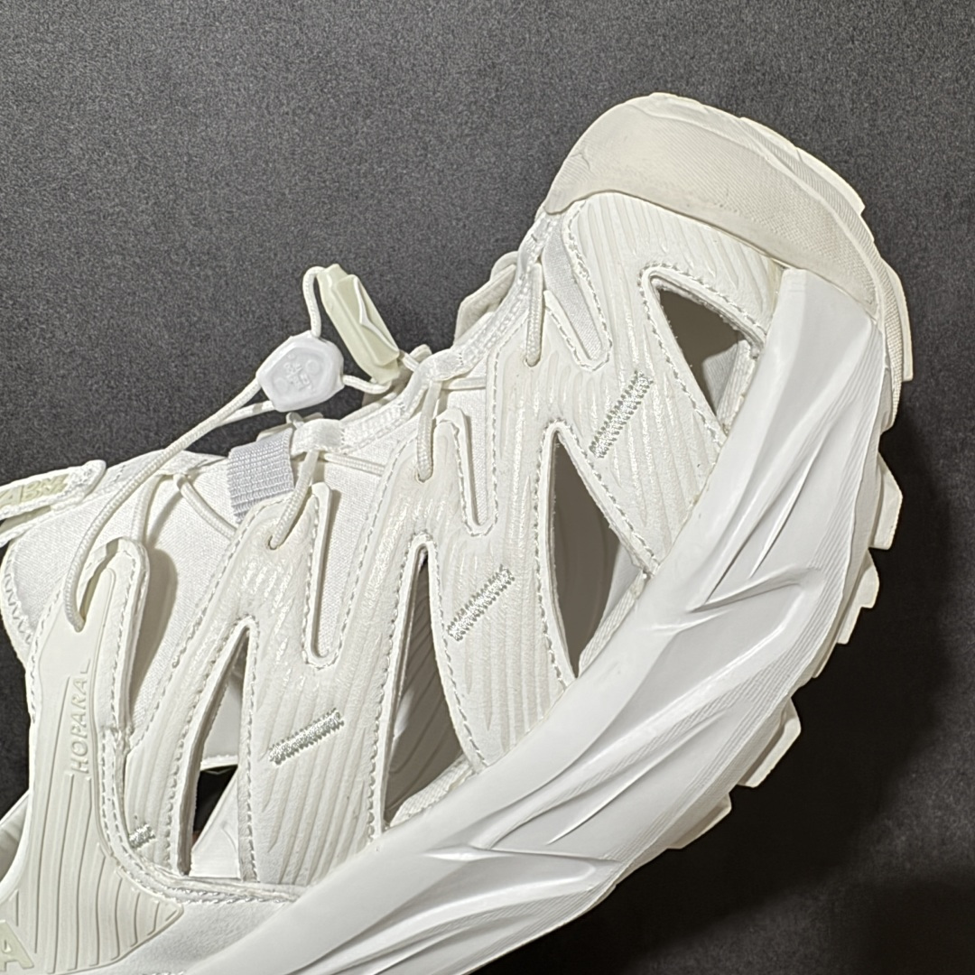 图片[8]-【PE纯原版】HOKA One One Hopara Sandals 霍帕拉系列水路两用溯溪涉水休闲户外露营凉鞋 作为先锋品牌的 HOKA ONE ONE总是以独特的方式 HOPA RA是一款溯溪鞋 又名排水鞋 可长期用于涉水和溯溪 保护脚底和脚趾的安全和舒适 鞋面材料速干 透气 耐磨 鞋底防滑 耐磨 抓地能力强 出于安全考虑 设计要求较高 涉水溯溪过程中 水 泥沙 可以直接从鞋内大孔排出 细纹鞋底使在岩石上抓地能力强 避免打滑 而上路后 鞋面具有快干透气等优点 尺码：36 36.5 37.5 38 39 40 40.5 41 42 42.5 43 44 45-选品中心