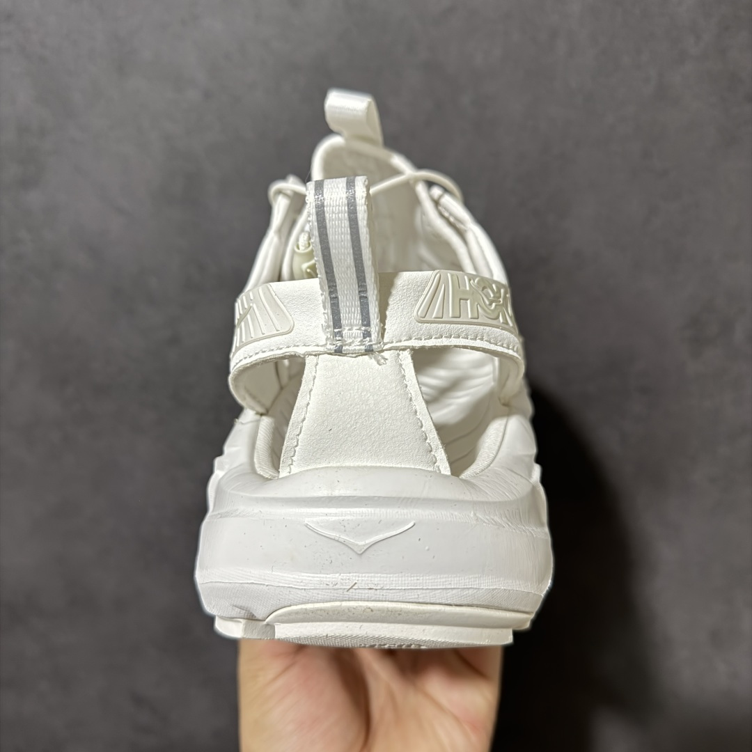 图片[4]-【PE纯原版】HOKA One One Hopara Sandals 霍帕拉系列水路两用溯溪涉水休闲户外露营凉鞋 作为先锋品牌的 HOKA ONE ONE总是以独特的方式 HOPA RA是一款溯溪鞋 又名排水鞋 可长期用于涉水和溯溪 保护脚底和脚趾的安全和舒适 鞋面材料速干 透气 耐磨 鞋底防滑 耐磨 抓地能力强 出于安全考虑 设计要求较高 涉水溯溪过程中 水 泥沙 可以直接从鞋内大孔排出 细纹鞋底使在岩石上抓地能力强 避免打滑 而上路后 鞋面具有快干透气等优点 尺码：36 36.5 37.5 38 39 40 40.5 41 42 42.5 43 44 45-选品中心