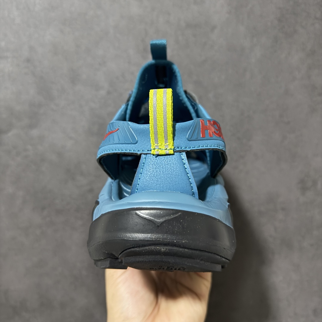 图片[4]-【PE纯原版】HOKA One One Hopara Sandals 霍帕拉系列水路两用溯溪涉水休闲户外露营凉鞋 作为先锋品牌的 HOKA ONE ONE总是以独特的方式 HOPA RA是一款溯溪鞋 又名排水鞋 可长期用于涉水和溯溪 保护脚底和脚趾的安全和舒适 鞋面材料速干 透气 耐磨 鞋底防滑 耐磨 抓地能力强 出于安全考虑 设计要求较高 涉水溯溪过程中 水 泥沙 可以直接从鞋内大孔排出 细纹鞋底使在岩石上抓地能力强 避免打滑 而上路后 鞋面具有快干透气等优点 尺码：36 36.5 37.5 38 39 40 40.5 41 42 42.5 43 44 45-选品中心