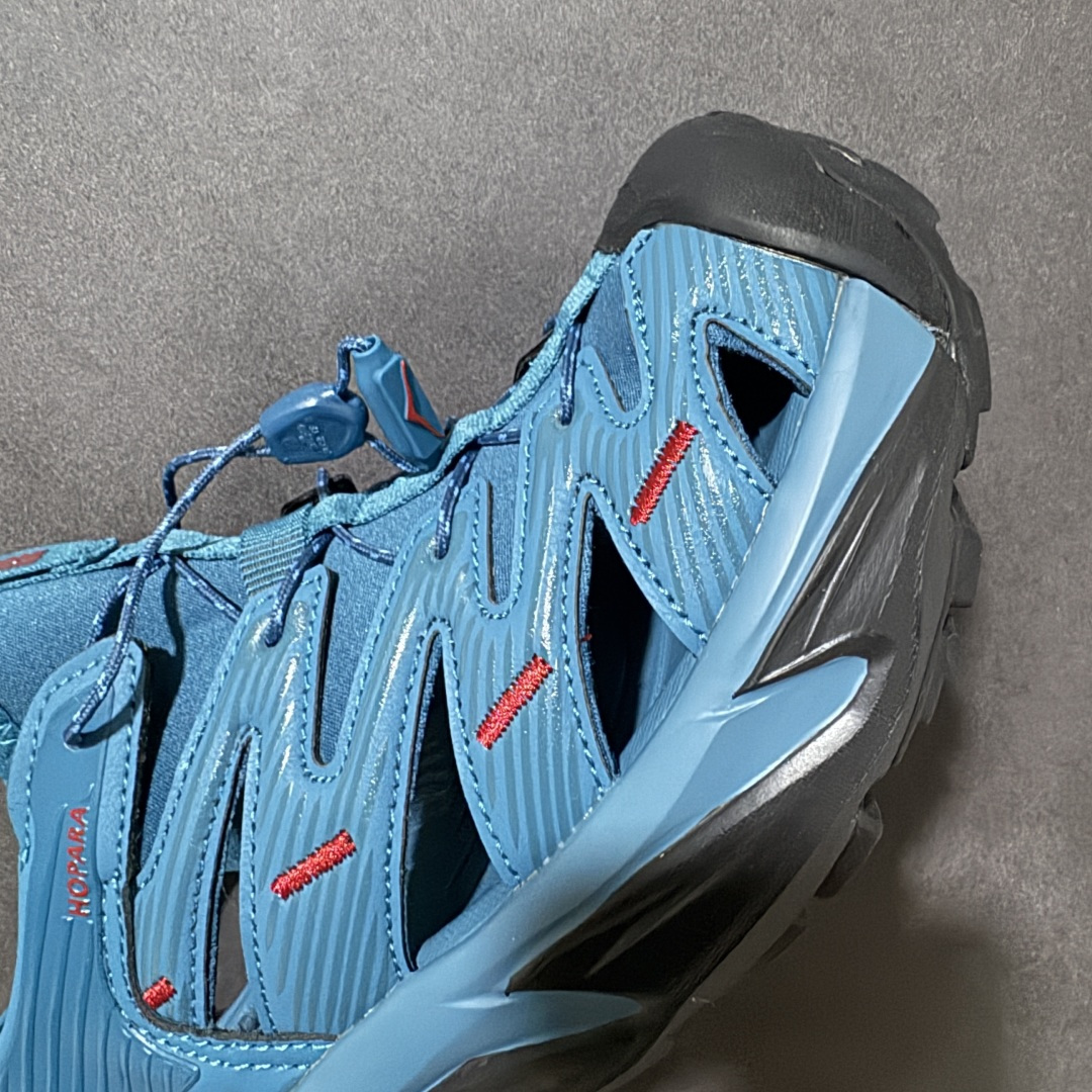 图片[8]-【PE纯原版】HOKA One One Hopara Sandals 霍帕拉系列水路两用溯溪涉水休闲户外露营凉鞋 作为先锋品牌的 HOKA ONE ONE总是以独特的方式 HOPA RA是一款溯溪鞋 又名排水鞋 可长期用于涉水和溯溪 保护脚底和脚趾的安全和舒适 鞋面材料速干 透气 耐磨 鞋底防滑 耐磨 抓地能力强 出于安全考虑 设计要求较高 涉水溯溪过程中 水 泥沙 可以直接从鞋内大孔排出 细纹鞋底使在岩石上抓地能力强 避免打滑 而上路后 鞋面具有快干透气等优点 尺码：36 36.5 37.5 38 39 40 40.5 41 42 42.5 43 44 45-选品中心