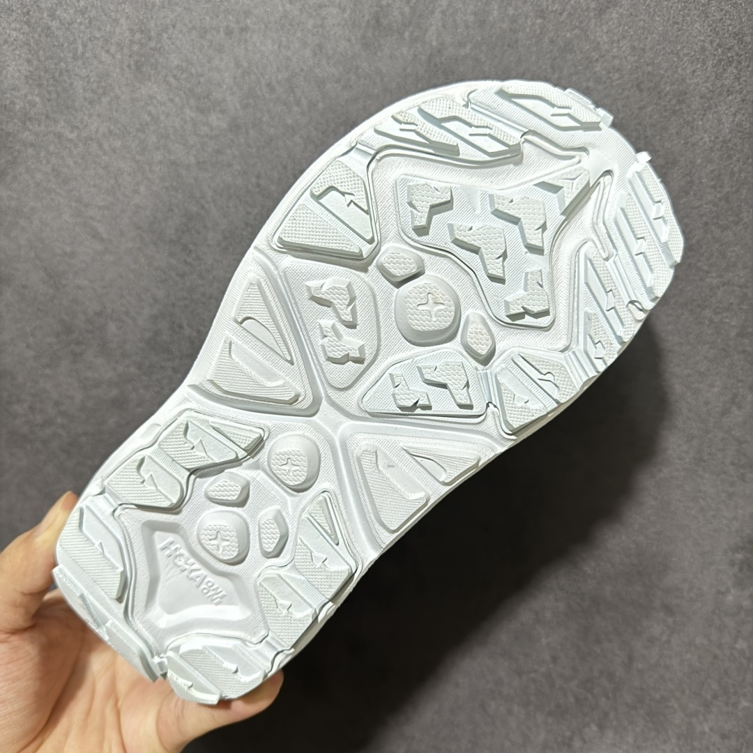 图片[9]-【PE纯原版】HOKA One One Hopara Sandals 霍帕拉系列水路两用溯溪涉水休闲户外露营凉鞋 作为先锋品牌的 HOKA ONE ONE总是以独特的方式 HOPA RA是一款溯溪鞋 又名排水鞋 可长期用于涉水和溯溪 保护脚底和脚趾的安全和舒适 鞋面材料速干 透气 耐磨 鞋底防滑 耐磨 抓地能力强 出于安全考虑 设计要求较高 涉水溯溪过程中 水 泥沙 可以直接从鞋内大孔排出 细纹鞋底使在岩石上抓地能力强 避免打滑 而上路后 鞋面具有快干透气等优点 尺码：36 36.5 37.5 38 39 40 40.5 41 42 42.5 43 44 45-选品中心