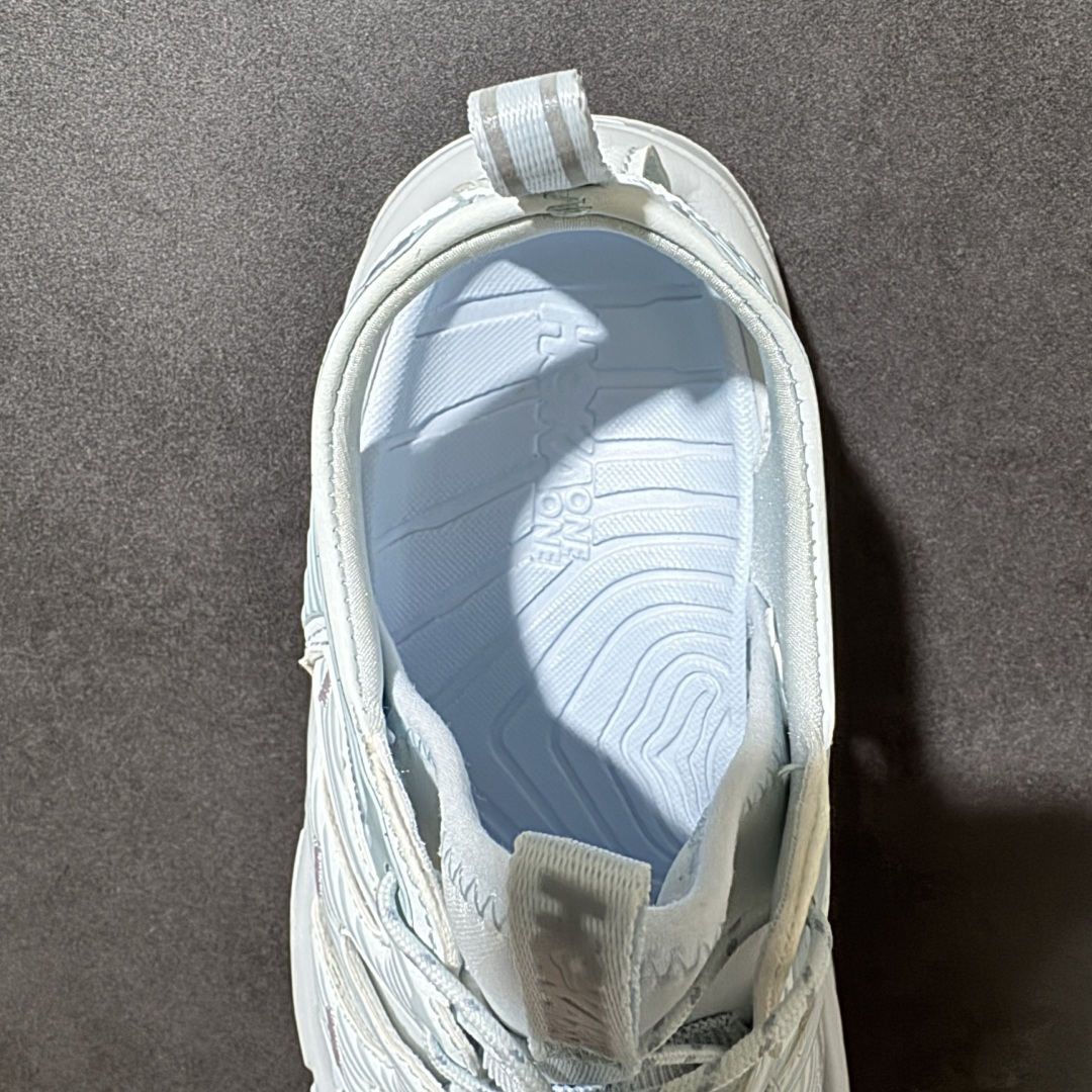 图片[6]-【PE纯原版】HOKA One One Hopara Sandals 霍帕拉系列水路两用溯溪涉水休闲户外露营凉鞋 作为先锋品牌的 HOKA ONE ONE总是以独特的方式 HOPA RA是一款溯溪鞋 又名排水鞋 可长期用于涉水和溯溪 保护脚底和脚趾的安全和舒适 鞋面材料速干 透气 耐磨 鞋底防滑 耐磨 抓地能力强 出于安全考虑 设计要求较高 涉水溯溪过程中 水 泥沙 可以直接从鞋内大孔排出 细纹鞋底使在岩石上抓地能力强 避免打滑 而上路后 鞋面具有快干透气等优点 尺码：36 36.5 37.5 38 39 40 40.5 41 42 42.5 43 44 45-选品中心