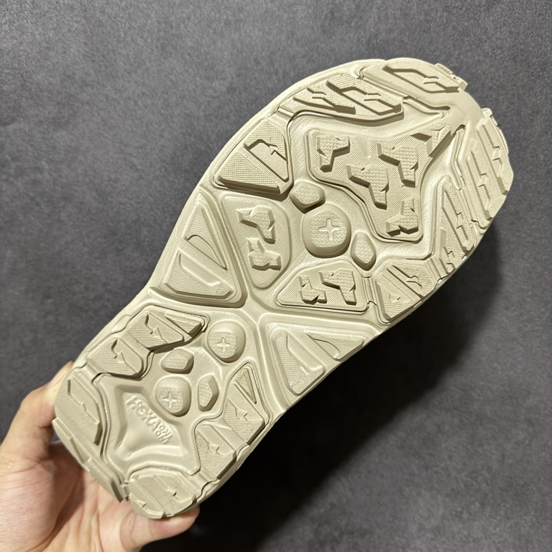 图片[9]-【PE纯原版】HOKA One One Hopara Sandals 霍帕拉系列水路两用溯溪涉水休闲户外露营凉鞋 作为先锋品牌的 HOKA ONE ONE总是以独特的方式 HOPA RA是一款溯溪鞋 又名排水鞋 可长期用于涉水和溯溪 保护脚底和脚趾的安全和舒适 鞋面材料速干 透气 耐磨 鞋底防滑 耐磨 抓地能力强 出于安全考虑 设计要求较高 涉水溯溪过程中 水 泥沙 可以直接从鞋内大孔排出 细纹鞋底使在岩石上抓地能力强 避免打滑 而上路后 鞋面具有快干透气等优点 尺码：36 36.5 37.5 38 39 40 40.5 41 42 42.5 43 44 45-选品中心