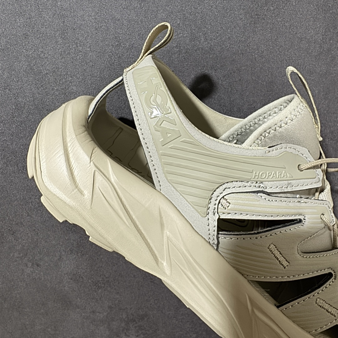 图片[7]-【PE纯原版】HOKA One One Hopara Sandals 霍帕拉系列水路两用溯溪涉水休闲户外露营凉鞋 作为先锋品牌的 HOKA ONE ONE总是以独特的方式 HOPA RA是一款溯溪鞋 又名排水鞋 可长期用于涉水和溯溪 保护脚底和脚趾的安全和舒适 鞋面材料速干 透气 耐磨 鞋底防滑 耐磨 抓地能力强 出于安全考虑 设计要求较高 涉水溯溪过程中 水 泥沙 可以直接从鞋内大孔排出 细纹鞋底使在岩石上抓地能力强 避免打滑 而上路后 鞋面具有快干透气等优点 尺码：36 36.5 37.5 38 39 40 40.5 41 42 42.5 43 44 45-选品中心