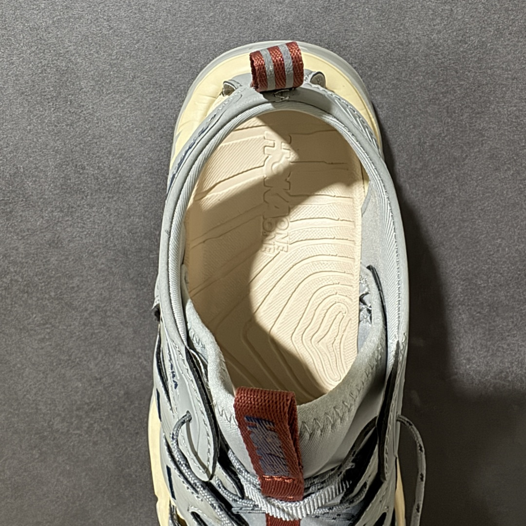 图片[6]-【PE纯原版】HOKA One One Hopara Sandals 霍帕拉系列水路两用溯溪涉水休闲户外露营凉鞋 作为先锋品牌的 HOKA ONE ONE总是以独特的方式 HOPA RA是一款溯溪鞋 又名排水鞋 可长期用于涉水和溯溪 保护脚底和脚趾的安全和舒适 鞋面材料速干 透气 耐磨 鞋底防滑 耐磨 抓地能力强 出于安全考虑 设计要求较高 涉水溯溪过程中 水 泥沙 可以直接从鞋内大孔排出 细纹鞋底使在岩石上抓地能力强 避免打滑 而上路后 鞋面具有快干透气等优点 尺码：36 36.5 37.5 38 39 40 40.5 41 42 42.5 43 44 45-选品中心