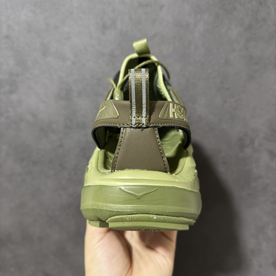 图片[4]-【PE纯原版】HOKA One One Hopara Sandals 霍帕拉系列水路两用溯溪涉水休闲户外露营凉鞋 作为先锋品牌的 HOKA ONE ONE总是以独特的方式 HOPA RA是一款溯溪鞋 又名排水鞋 可长期用于涉水和溯溪 保护脚底和脚趾的安全和舒适 鞋面材料速干 透气 耐磨 鞋底防滑 耐磨 抓地能力强 出于安全考虑 设计要求较高 涉水溯溪过程中 水 泥沙 可以直接从鞋内大孔排出 细纹鞋底使在岩石上抓地能力强 避免打滑 而上路后 鞋面具有快干透气等优点 尺码：36 36.5 37.5 38 39 40 40.5 41 42 42.5 43 44 45-选品中心