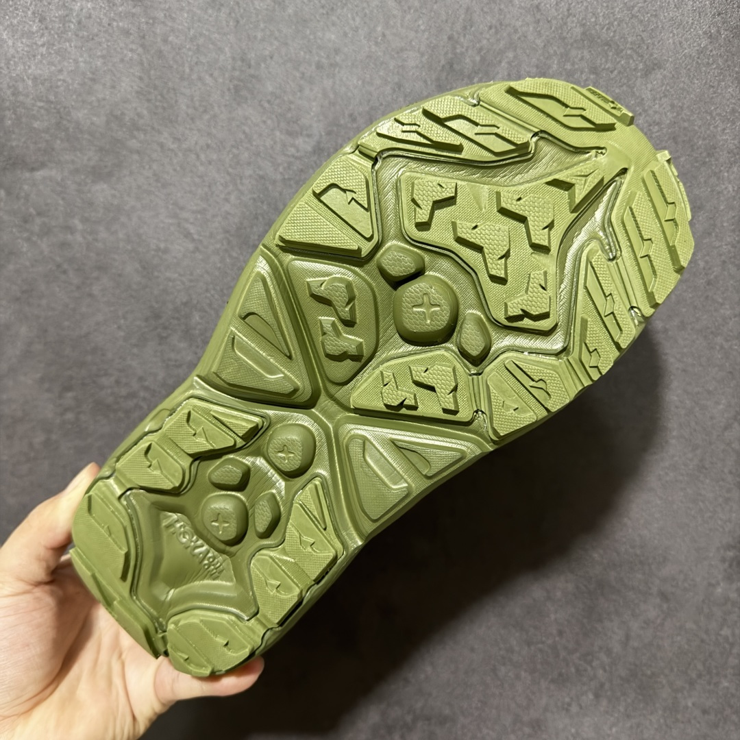 图片[9]-【PE纯原版】HOKA One One Hopara Sandals 霍帕拉系列水路两用溯溪涉水休闲户外露营凉鞋 作为先锋品牌的 HOKA ONE ONE总是以独特的方式 HOPA RA是一款溯溪鞋 又名排水鞋 可长期用于涉水和溯溪 保护脚底和脚趾的安全和舒适 鞋面材料速干 透气 耐磨 鞋底防滑 耐磨 抓地能力强 出于安全考虑 设计要求较高 涉水溯溪过程中 水 泥沙 可以直接从鞋内大孔排出 细纹鞋底使在岩石上抓地能力强 避免打滑 而上路后 鞋面具有快干透气等优点 尺码：36 36.5 37.5 38 39 40 40.5 41 42 42.5 43 44 45-选品中心