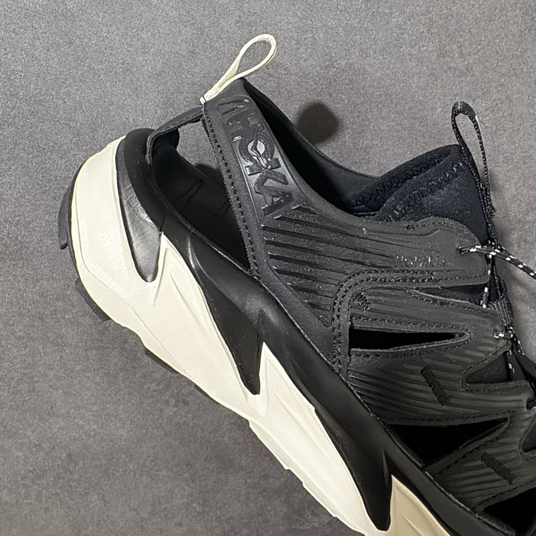 图片[7]-【PE纯原版】HOKA One One Hopara Sandals 霍帕拉系列水路两用溯溪涉水休闲户外露营凉鞋 作为先锋品牌的 HOKA ONE ONE总是以独特的方式 HOPA RA是一款溯溪鞋 又名排水鞋 可长期用于涉水和溯溪 保护脚底和脚趾的安全和舒适 鞋面材料速干 透气 耐磨 鞋底防滑 耐磨 抓地能力强 出于安全考虑 设计要求较高 涉水溯溪过程中 水 泥沙 可以直接从鞋内大孔排出 细纹鞋底使在岩石上抓地能力强 避免打滑 而上路后 鞋面具有快干透气等优点 尺码：36 36.5 37.5 38 39 40 40.5 41 42 42.5 43 44 45-选品中心