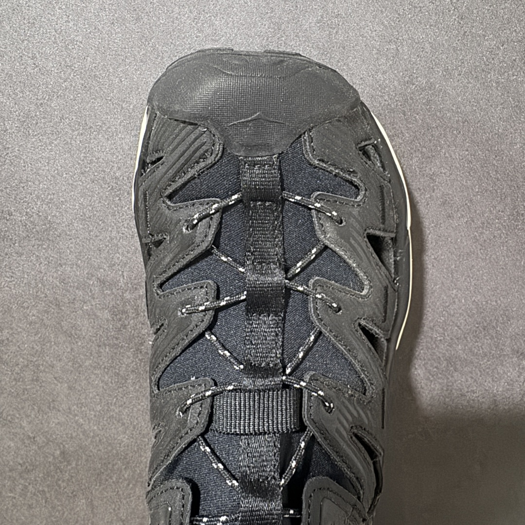 图片[5]-【PE纯原版】HOKA One One Hopara Sandals 霍帕拉系列水路两用溯溪涉水休闲户外露营凉鞋 作为先锋品牌的 HOKA ONE ONE总是以独特的方式 HOPA RA是一款溯溪鞋 又名排水鞋 可长期用于涉水和溯溪 保护脚底和脚趾的安全和舒适 鞋面材料速干 透气 耐磨 鞋底防滑 耐磨 抓地能力强 出于安全考虑 设计要求较高 涉水溯溪过程中 水 泥沙 可以直接从鞋内大孔排出 细纹鞋底使在岩石上抓地能力强 避免打滑 而上路后 鞋面具有快干透气等优点 尺码：36 36.5 37.5 38 39 40 40.5 41 42 42.5 43 44 45-选品中心