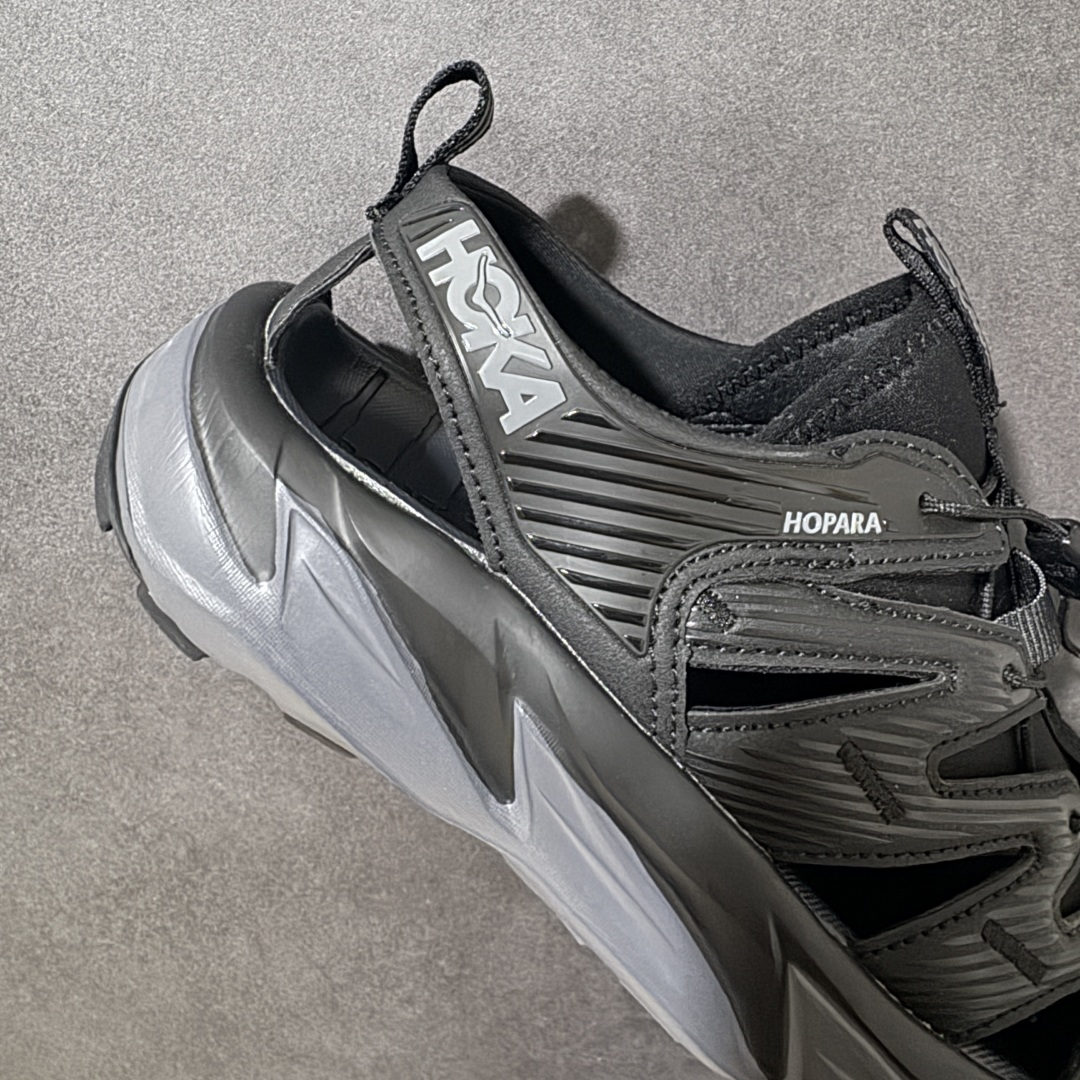 图片[7]-【PE纯原版】HOKA One One Hopara Sandals 霍帕拉系列水路两用溯溪涉水休闲户外露营凉鞋 作为先锋品牌的 HOKA ONE ONE总是以独特的方式 HOPA RA是一款溯溪鞋 又名排水鞋 可长期用于涉水和溯溪 保护脚底和脚趾的安全和舒适 鞋面材料速干 透气 耐磨 鞋底防滑 耐磨 抓地能力强 出于安全考虑 设计要求较高 涉水溯溪过程中 水 泥沙 可以直接从鞋内大孔排出 细纹鞋底使在岩石上抓地能力强 避免打滑 而上路后 鞋面具有快干透气等优点 尺码：36 36.5 37.5 38 39 40 40.5 41 42 42.5 43 44 45-选品中心