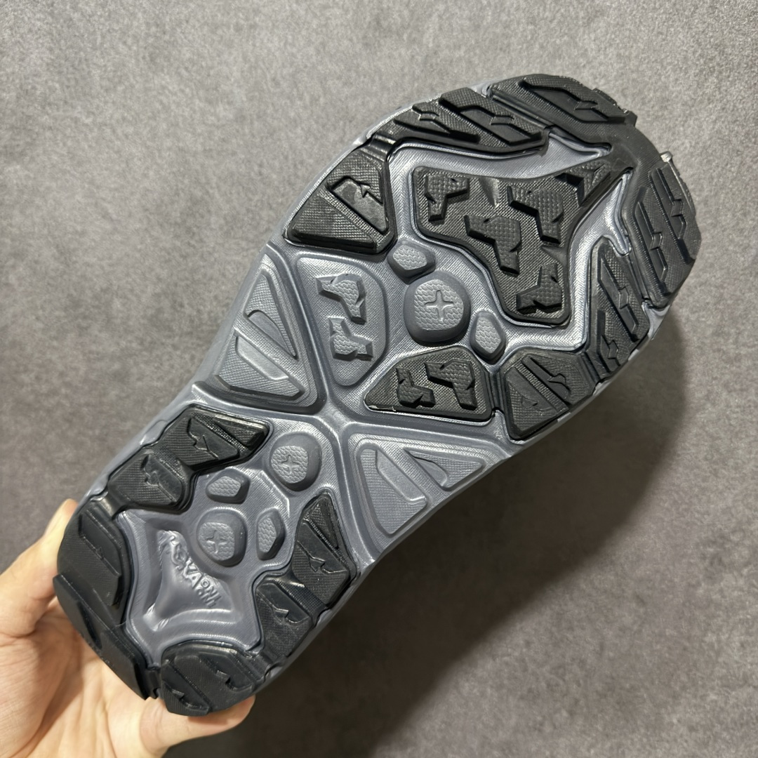 图片[9]-【PE纯原版】HOKA One One Hopara Sandals 霍帕拉系列水路两用溯溪涉水休闲户外露营凉鞋 作为先锋品牌的 HOKA ONE ONE总是以独特的方式 HOPA RA是一款溯溪鞋 又名排水鞋 可长期用于涉水和溯溪 保护脚底和脚趾的安全和舒适 鞋面材料速干 透气 耐磨 鞋底防滑 耐磨 抓地能力强 出于安全考虑 设计要求较高 涉水溯溪过程中 水 泥沙 可以直接从鞋内大孔排出 细纹鞋底使在岩石上抓地能力强 避免打滑 而上路后 鞋面具有快干透气等优点 尺码：36 36.5 37.5 38 39 40 40.5 41 42 42.5 43 44 45-选品中心