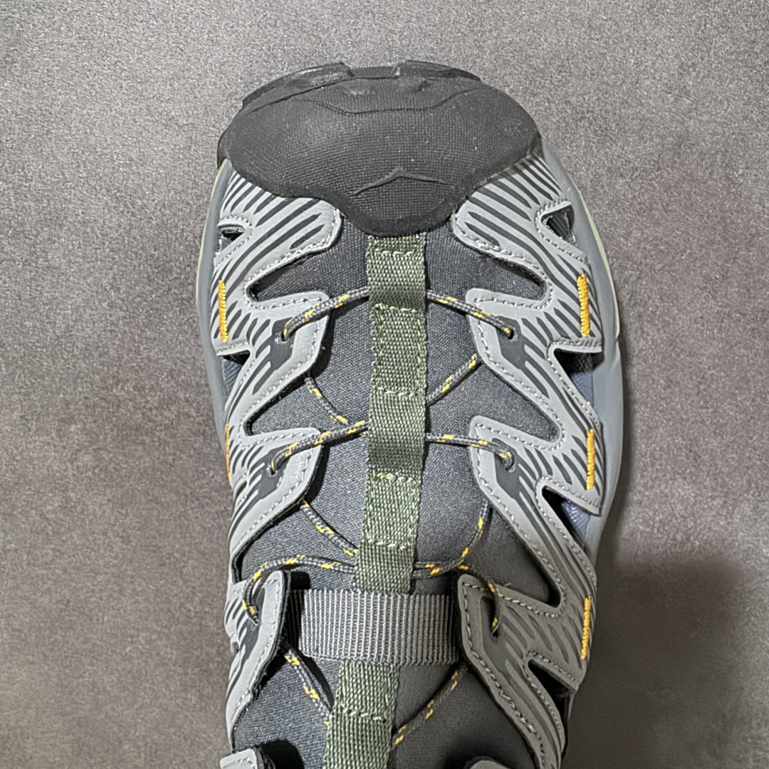 图片[5]-【PE纯原版】HOKA One One Hopara Sandals 霍帕拉系列水路两用溯溪涉水休闲户外露营凉鞋 作为先锋品牌的 HOKA ONE ONE总是以独特的方式 HOPA RA是一款溯溪鞋 又名排水鞋 可长期用于涉水和溯溪 保护脚底和脚趾的安全和舒适 鞋面材料速干 透气 耐磨 鞋底防滑 耐磨 抓地能力强 出于安全考虑 设计要求较高 涉水溯溪过程中 水 泥沙 可以直接从鞋内大孔排出 细纹鞋底使在岩石上抓地能力强 避免打滑 而上路后 鞋面具有快干透气等优点 尺码：36 36.5 37.5 38 39 40 40.5 41 42 42.5 43 44 45-选品中心
