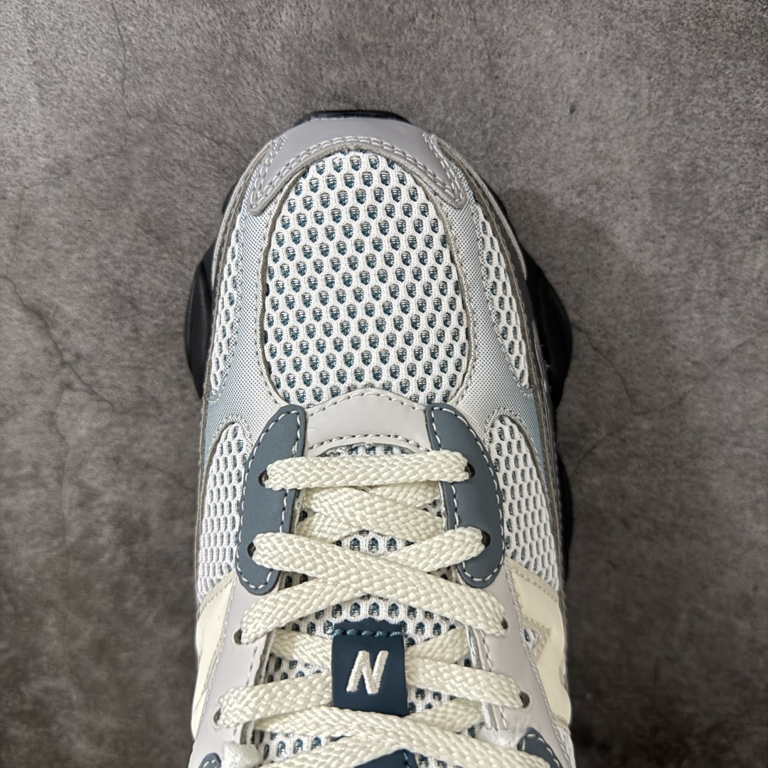 图片[5]-【公司级】New Balance NB9060 联名款 复古休闲运动慢跑鞋 U90603GS  #鞋款灵感源自设计师本人对夏日的怀日回忆。鞋面大身由空间双格及磨砂鞋面拼接而生，配以柔和、温暖的粉橘色调，夏日氛围拉满  #采用大面积网眼以及麂皮材质覆盖鞋身，还原经典气质。搭载ABZORB避震科技，由泡沫聚酯制成，上脚可以有效减少由鞋底反弹对身体及双腿的冲击力  尺码：36 37 37.5 38 38.5 39 40 40.5 41 42 42.5 43 44 44.5 45 46.5-选品中心