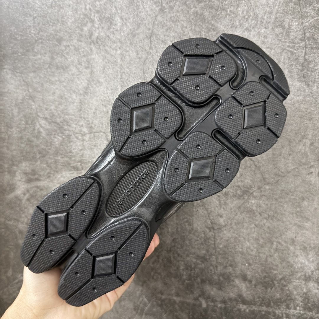 图片[9]-【公司级】New Balance NB9060 联名款 复古休闲运动慢跑鞋 U90603GS  #鞋款灵感源自设计师本人对夏日的怀日回忆。鞋面大身由空间双格及磨砂鞋面拼接而生，配以柔和、温暖的粉橘色调，夏日氛围拉满  #采用大面积网眼以及麂皮材质覆盖鞋身，还原经典气质。搭载ABZORB避震科技，由泡沫聚酯制成，上脚可以有效减少由鞋底反弹对身体及双腿的冲击力  尺码：36 37 37.5 38 38.5 39 40 40.5 41 42 42.5 43 44 44.5 45 46.5-选品中心