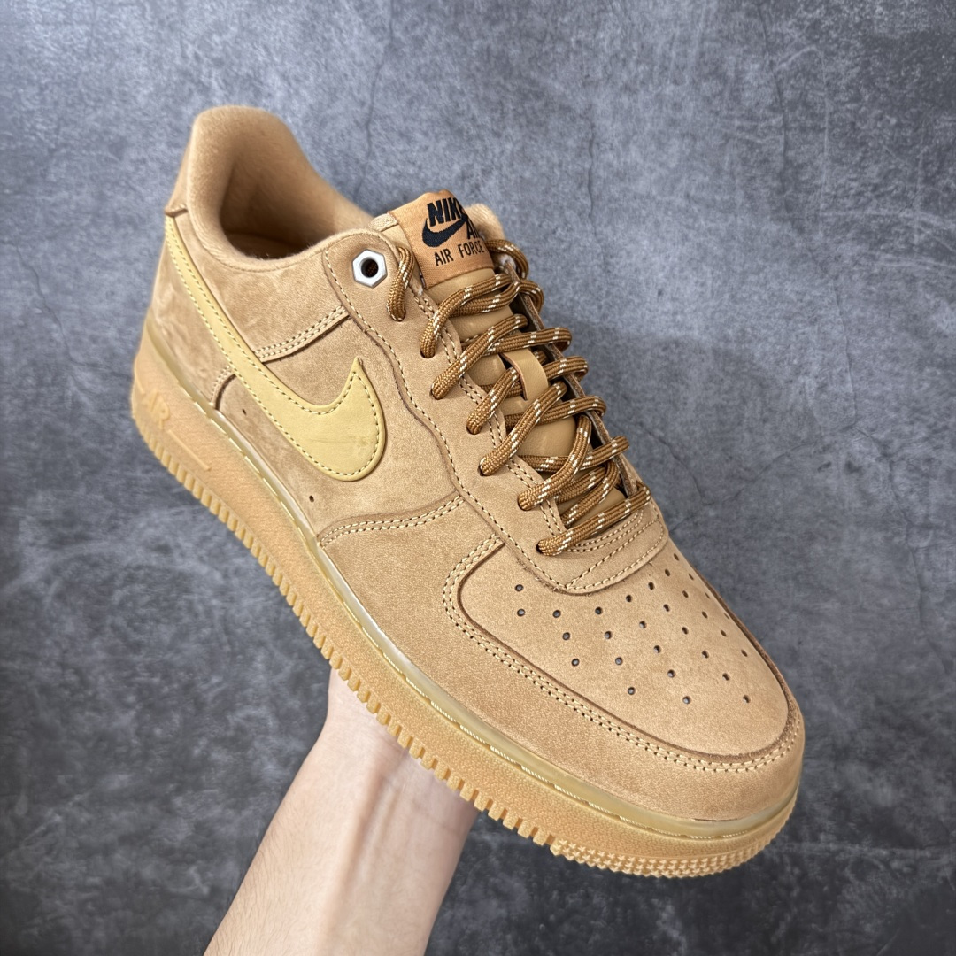 图片[3]-【CS纯原版】NK Air Force 1 Low \’07 WB 空军一号低帮经典板鞋 小麦空军 CJ9179-200 顶级空军 原厂皮料 升级版 市场独一档 超高清洁度裁片 皮料质感肉眼可见 细节吊打市场其他代号版本 天花板级别 全鞋电脑针车 工整有序 原厂港宝加持完美还原灵魂版型 原盒原配从里到外百分百还原 原厂全头层原厂皮料 原标原盒 内置Sole气垫 中底白色背胶 中底划线 已经无限的接近公司 原厂楦头 原厂刺绣 后跟弧度修正 正确中底四线防伪 尺码：36 36.5 37.5 38 38.5 39 40 40.5 41 42 42.5 43 44 44.5 45 46-选品中心