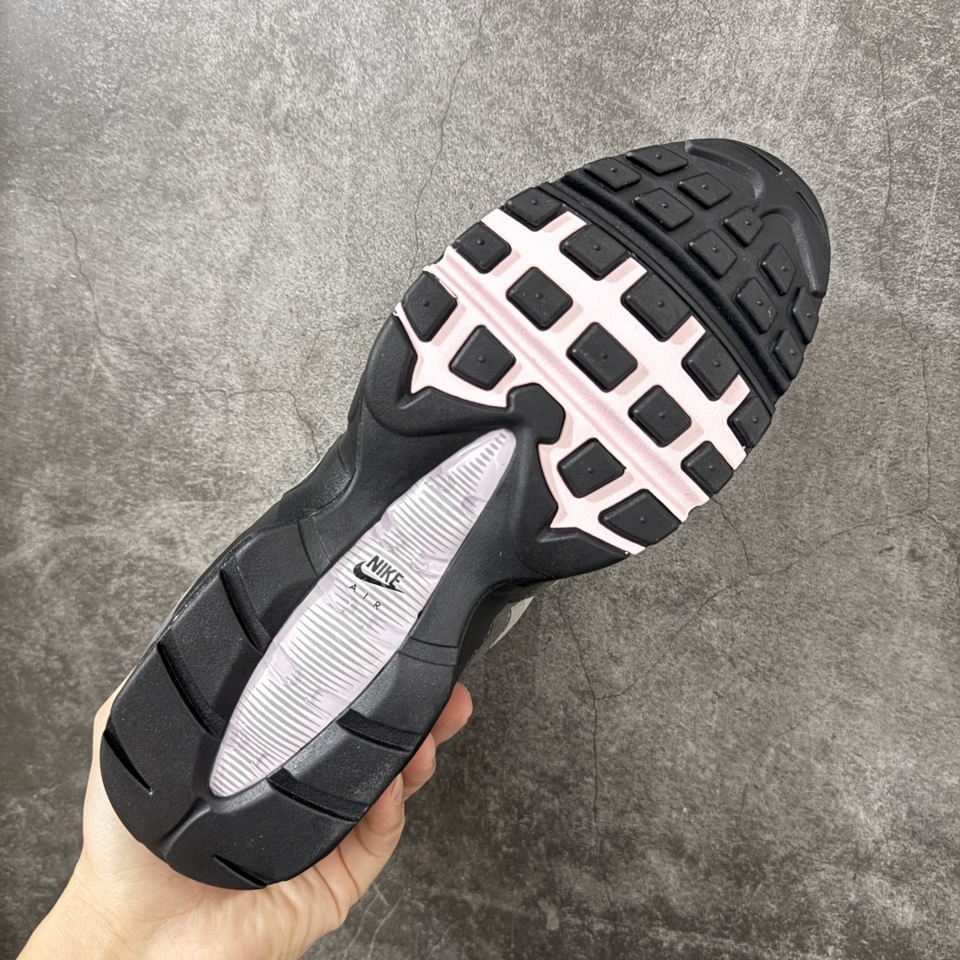图片[9]-【顶级芯片版】Nike Air Max 95 黑灰粉 货号：HJ5996-001 顶级版 开发数月 原版开发 多道QC质检 鞋型完美复刻 原厂级别工艺 正确色卡 正确气垫蓝光 正确大底 独家私模 采用进口头层牛皮拼接 定位高端市场 行业标杆工艺 尺码：40 40.5 41 42 42.5 43 44 44.5 45 46-选品中心