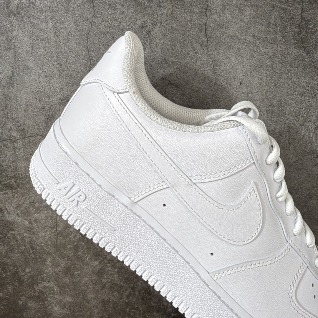 图片[7]-【CS纯原版】NK Air Force 1 Low \’07 空军一号低帮经典板鞋 纯白 CW2288-111 顶级空军 原厂皮料 升级版 市场独一档 超高清洁度裁片 皮料质感肉眼可见 细节吊打市场其他代号版本 天花板级别 全鞋电脑针车 工整有序 原厂港宝加持完美还原灵魂版型 原盒原配从里到外百分百还原 原厂全头层原厂皮料 原标原盒 内置Sole气垫 中底白色背胶 中底划线 已经无限的接近公司 原厂楦头 原厂刺绣 后跟弧度修正 正确中底四线防伪 尺码：36 36.5 37.5 38 38.5 39 40 40.5 41 42 42.5 43 44 44.5 45 46-选品中心