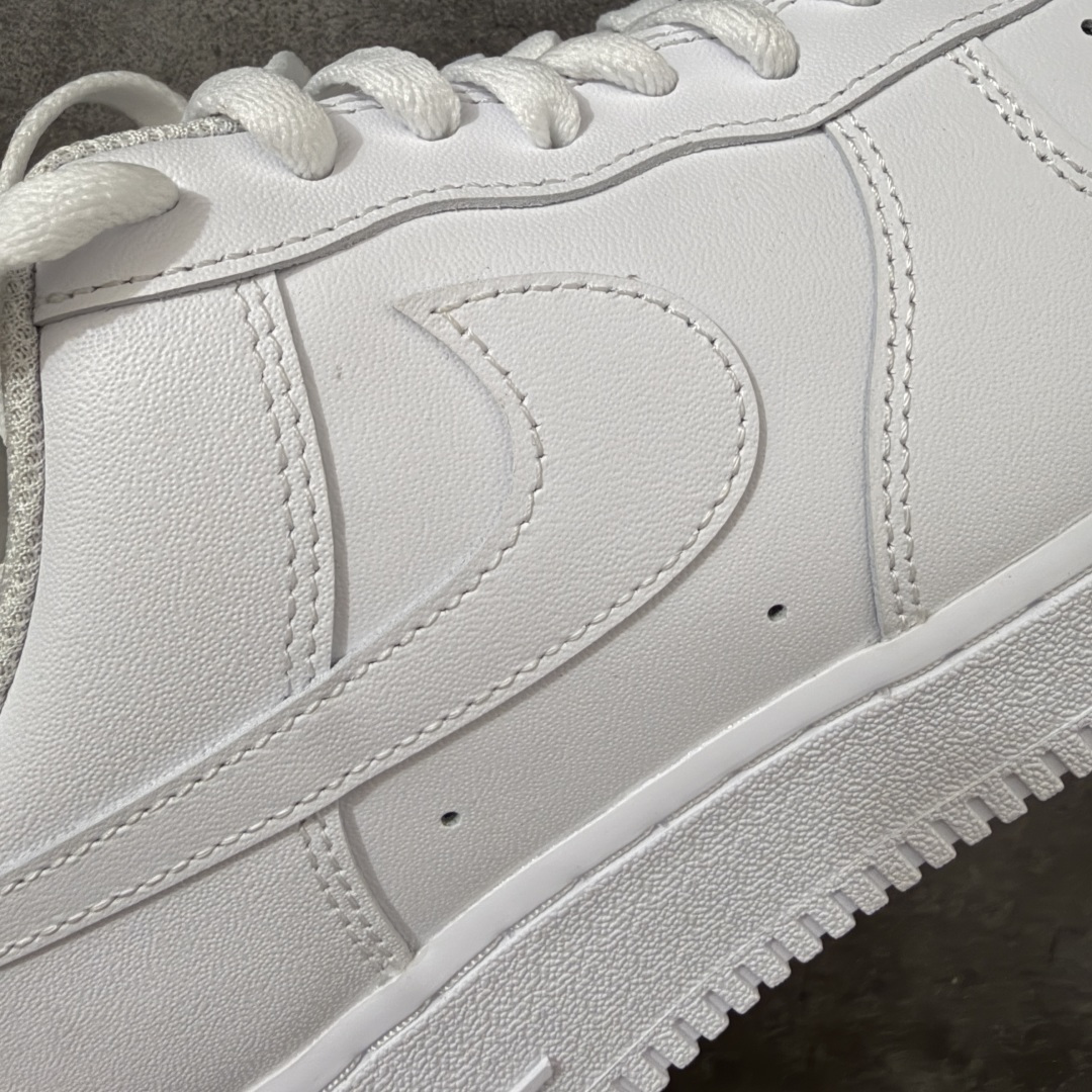 图片[3]-【CS纯原版】NK Air Force 1 Low \’07 空军一号低帮经典板鞋 纯白 CW2288-111 顶级空军 原厂皮料 升级版 市场独一档 超高清洁度裁片 皮料质感肉眼可见 细节吊打市场其他代号版本 天花板级别 全鞋电脑针车 工整有序 原厂港宝加持完美还原灵魂版型 原盒原配从里到外百分百还原 原厂全头层原厂皮料 原标原盒 内置Sole气垫 中底白色背胶 中底划线 已经无限的接近公司 原厂楦头 原厂刺绣 后跟弧度修正 正确中底四线防伪 尺码：36 36.5 37.5 38 38.5 39 40 40.5 41 42 42.5 43 44 44.5 45 46-选品中心