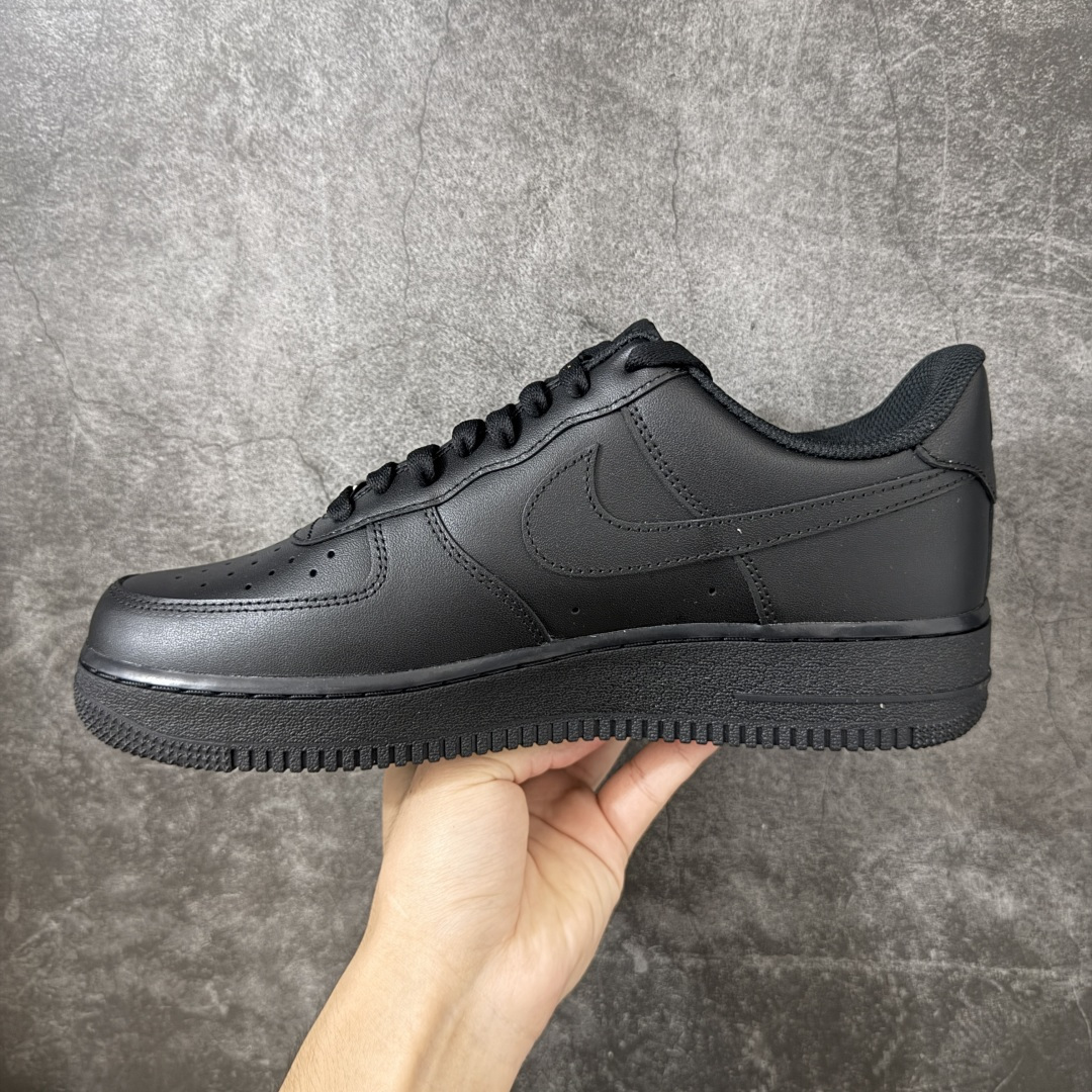 图片[2]-【CS纯原版】NK Air Force 1 Low \’07 空军一号低帮经典板鞋 纯黑 CW2288-001 顶级空军 原厂皮料 升级版 市场独一档 超高清洁度裁片 皮料质感肉眼可见 细节吊打市场其他代号版本 天花板级别 全鞋电脑针车 工整有序 原厂港宝加持完美还原灵魂版型 原盒原配从里到外百分百还原 原厂全头层原厂皮料 原标原盒 内置Sole气垫 中底白色背胶 中底划线 已经无限的接近公司 原厂楦头 原厂刺绣 后跟弧度修正 正确中底四线防伪 尺码：36 36.5 37.5 38 38.5 39 40 40.5 41 42 42.5 43 44 44.5 45 46-选品中心