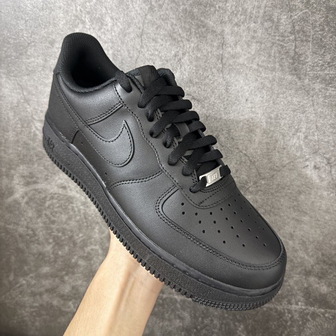 图片[3]-【CS纯原版】NK Air Force 1 Low \’07 空军一号低帮经典板鞋 纯黑 CW2288-001 顶级空军 原厂皮料 升级版 市场独一档 超高清洁度裁片 皮料质感肉眼可见 细节吊打市场其他代号版本 天花板级别 全鞋电脑针车 工整有序 原厂港宝加持完美还原灵魂版型 原盒原配从里到外百分百还原 原厂全头层原厂皮料 原标原盒 内置Sole气垫 中底白色背胶 中底划线 已经无限的接近公司 原厂楦头 原厂刺绣 后跟弧度修正 正确中底四线防伪 尺码：36 36.5 37.5 38 38.5 39 40 40.5 41 42 42.5 43 44 44.5 45 46-选品中心