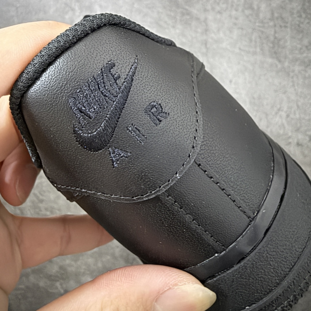 图片[2]-【CS纯原版】NK Air Force 1 Low \’07 空军一号低帮经典板鞋 纯黑 CW2288-001 顶级空军 原厂皮料 升级版 市场独一档 超高清洁度裁片 皮料质感肉眼可见 细节吊打市场其他代号版本 天花板级别 全鞋电脑针车 工整有序 原厂港宝加持完美还原灵魂版型 原盒原配从里到外百分百还原 原厂全头层原厂皮料 原标原盒 内置Sole气垫 中底白色背胶 中底划线 已经无限的接近公司 原厂楦头 原厂刺绣 后跟弧度修正 正确中底四线防伪 尺码：36 36.5 37.5 38 38.5 39 40 40.5 41 42 42.5 43 44 44.5 45 46-选品中心