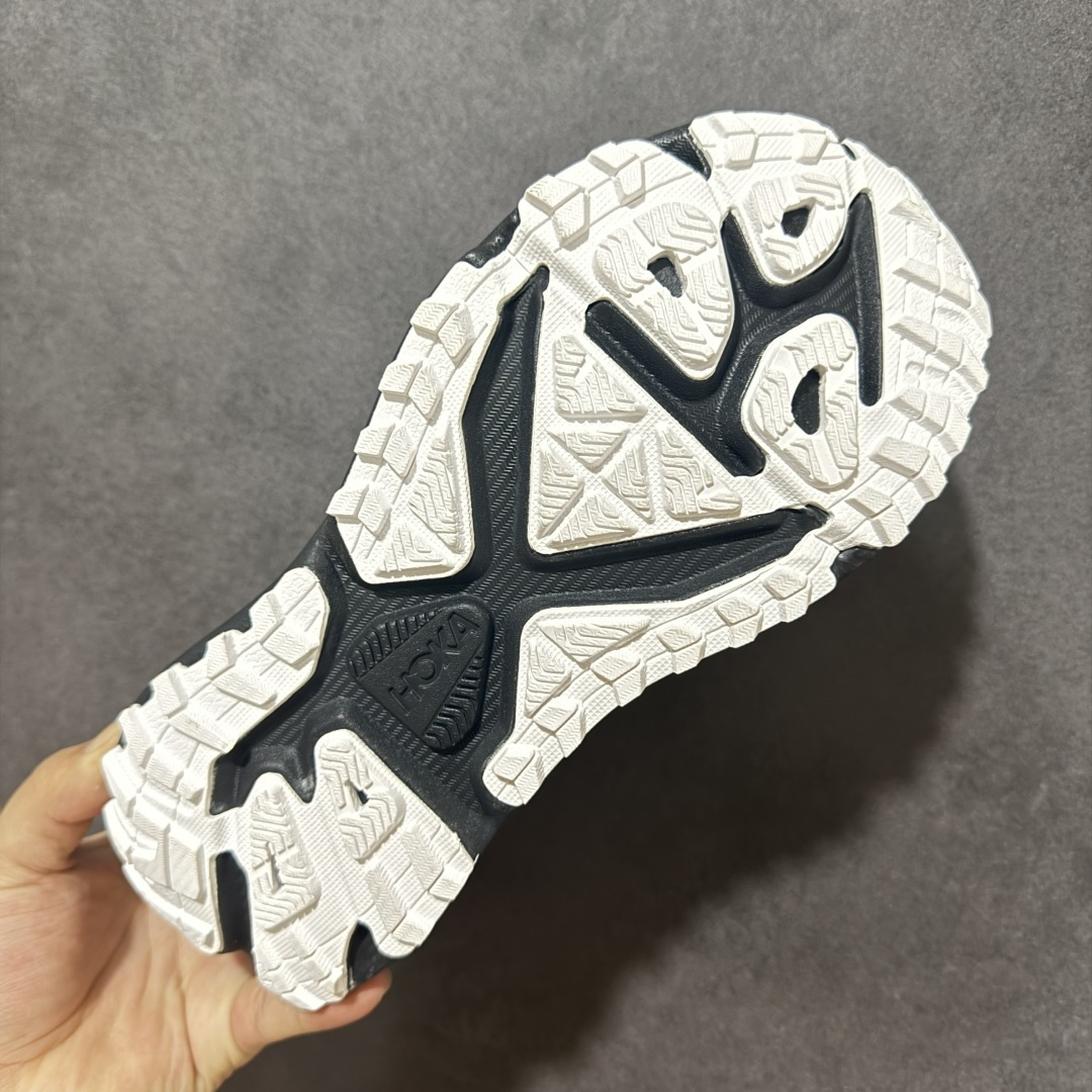 图片[9]-【公司级】HOKA M STINSON one7 全新配色 HOKA ONE ONE是来自美国的跑步鞋知名品牌，创立于2009年，始终致力于为所有跑者提供更新、更好的跑步装备。相比常规跑鞋，HOKA ONE特别研发使用性能独特的几何形跑鞋中底，此种鞋底更厚、更高、回弹性也更好，除了卓越的缓冲性能，它还能为各种阶段的跑者带来更具动感、更加稳定的跑步体验。HOKA ONE ONE从设计之初就清楚意识到，要保证跑者步幅的均匀一致，双脚自然而然的运动至关重要 货号：1178630/BWHT 尺码：36 36.5 37 38 38.5 39 40 40.5 41 42 42.5 43 44 45-选品中心