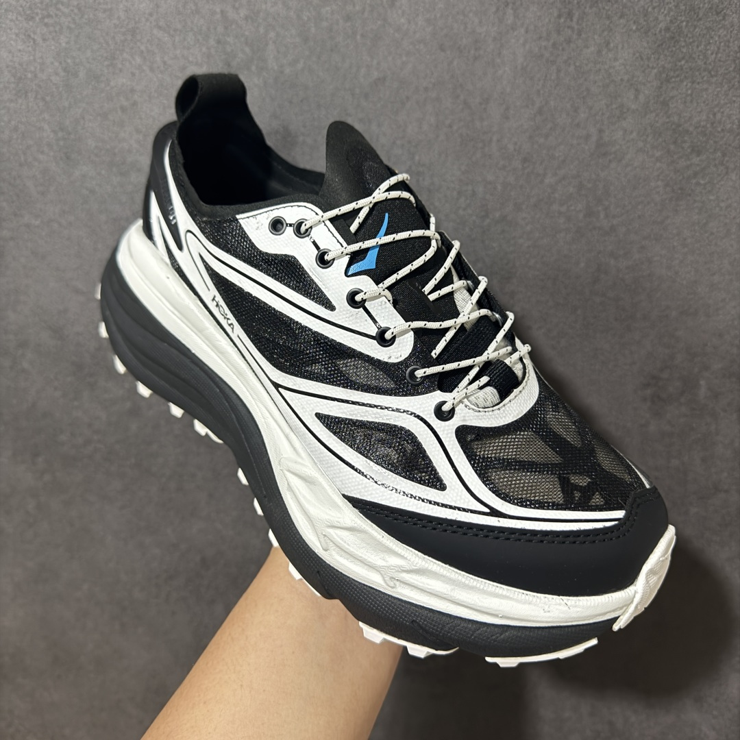 图片[3]-【公司级】HOKA M STINSON one7 全新配色 HOKA ONE ONE是来自美国的跑步鞋知名品牌，创立于2009年，始终致力于为所有跑者提供更新、更好的跑步装备。相比常规跑鞋，HOKA ONE特别研发使用性能独特的几何形跑鞋中底，此种鞋底更厚、更高、回弹性也更好，除了卓越的缓冲性能，它还能为各种阶段的跑者带来更具动感、更加稳定的跑步体验。HOKA ONE ONE从设计之初就清楚意识到，要保证跑者步幅的均匀一致，双脚自然而然的运动至关重要 货号：1178630/BWHT 尺码：36 36.5 37 38 38.5 39 40 40.5 41 42 42.5 43 44 45-选品中心