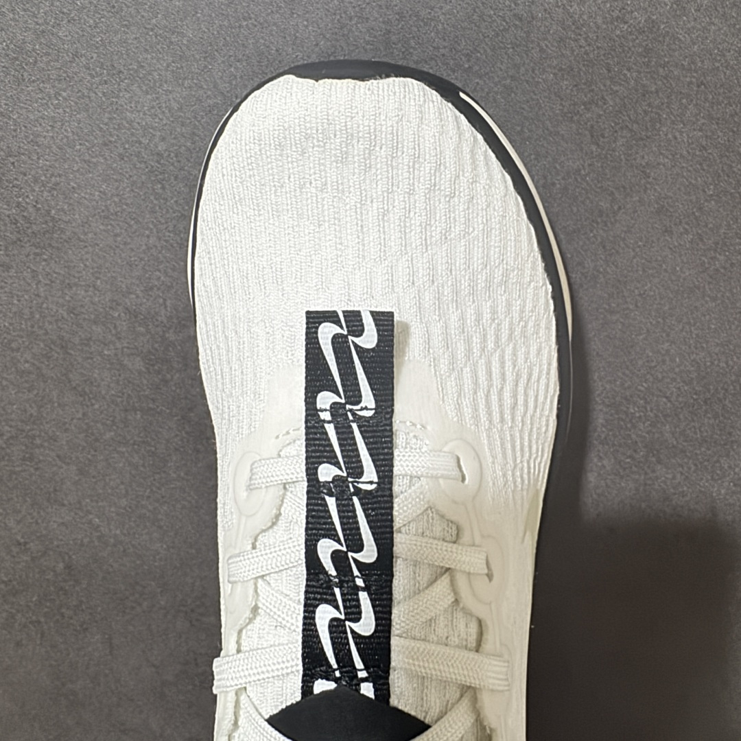 图片[5]-【公司级】Nike Motiva 耐克夏季透气缓震波浪跑鞋 FJ1058-100  #鞋底采用夸张的弯曲几何设计，塑造弧形摇杆造型，助力轻松向前。顺畅迈步体验上脚即知，令你乐在其中。  #中底采用Cushlon3.0泡绵提供缓震，有助应对路面冲击力;外底搭载创新ComfortGroove凸起纹路设计，提供柔软舒适脚感。  尺码：36 36.5 37.5 38 38.5 39 40 40.5 41 42 42.5 43 44 44.5 45-选品中心