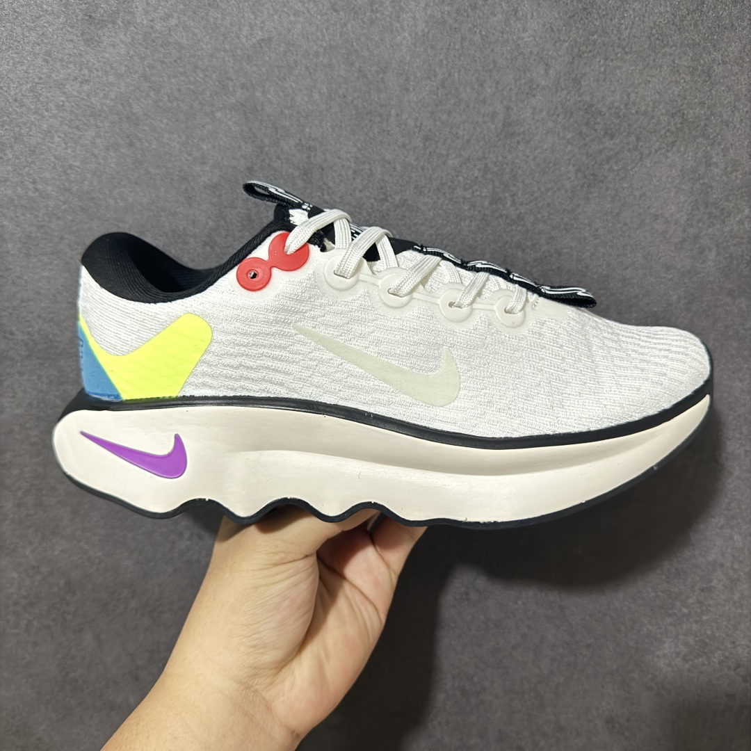 【公司级】Nike Motiva 耐克夏季透气缓震波浪跑鞋 FJ1058-100 #鞋底采用夸张的弯曲几何设计,塑造弧形摇杆造型,助力轻松向前。顺畅迈步体验上脚即知,令你乐在其中。 #中底采用Cushlon3.0泡绵提供缓震,有助应对路面冲击力;外底搭载创新ComfortGroove凸起纹路设计,提供柔软舒适脚感。 尺码:36 36.5 37.5 38 38.5 39 40 40.5 41 42 42.5 43 44 44.5 45-选品中心