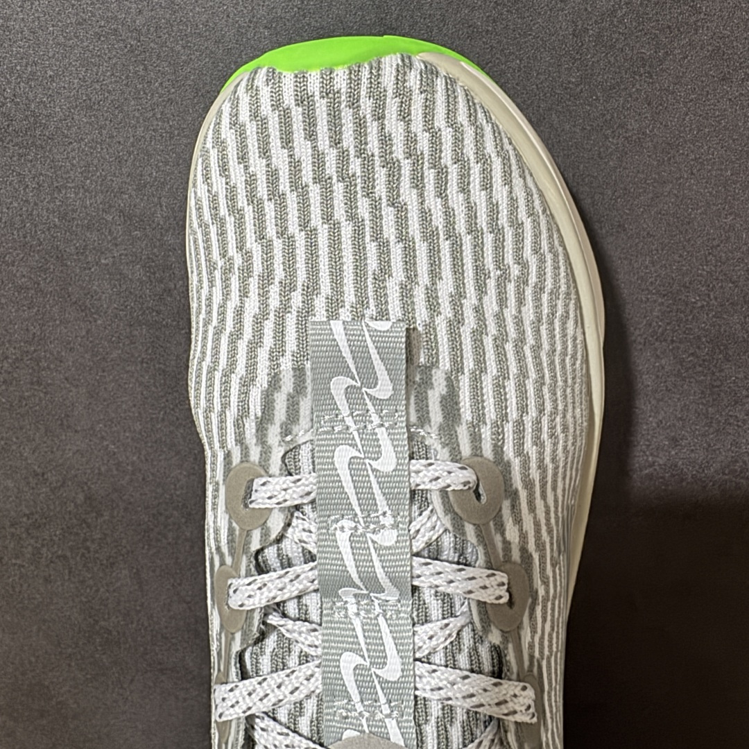 图片[5]-【公司级】Nike Motiva 耐克夏季透气缓震波浪跑鞋 DV1238-002  #鞋底采用夸张的弯曲几何设计，塑造弧形摇杆造型，助力轻松向前。顺畅迈步体验上脚即知，令你乐在其中。  #中底采用Cushlon3.0泡绵提供缓震，有助应对路面冲击力;外底搭载创新ComfortGroove凸起纹路设计，提供柔软舒适脚感。  尺码：36 36.5 37.5 38 38.5 39 40 40.5 41 42 42.5 43 44 44.5 45-选品中心