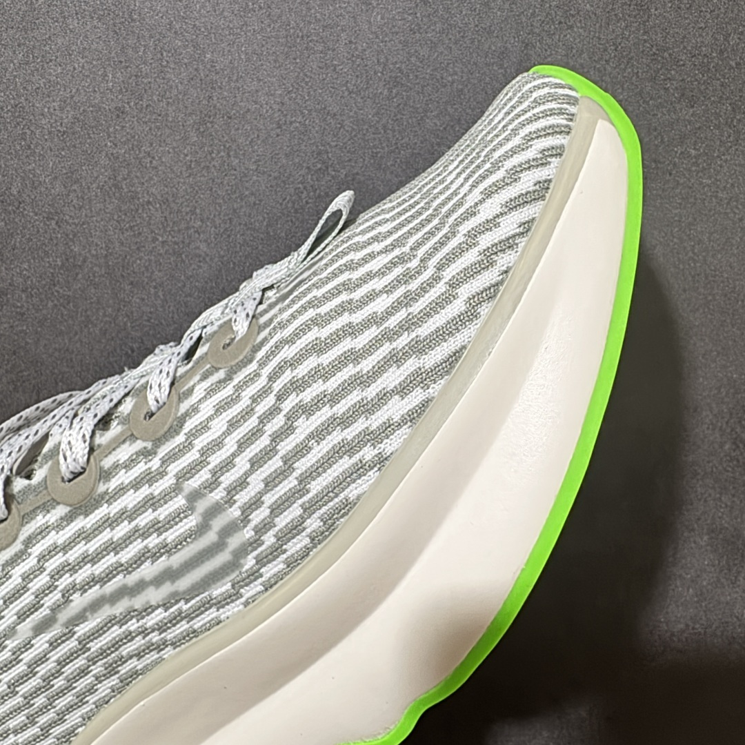 图片[8]-【公司级】Nike Motiva 耐克夏季透气缓震波浪跑鞋 DV1238-002  #鞋底采用夸张的弯曲几何设计，塑造弧形摇杆造型，助力轻松向前。顺畅迈步体验上脚即知，令你乐在其中。  #中底采用Cushlon3.0泡绵提供缓震，有助应对路面冲击力;外底搭载创新ComfortGroove凸起纹路设计，提供柔软舒适脚感。  尺码：36 36.5 37.5 38 38.5 39 40 40.5 41 42 42.5 43 44 44.5 45-选品中心