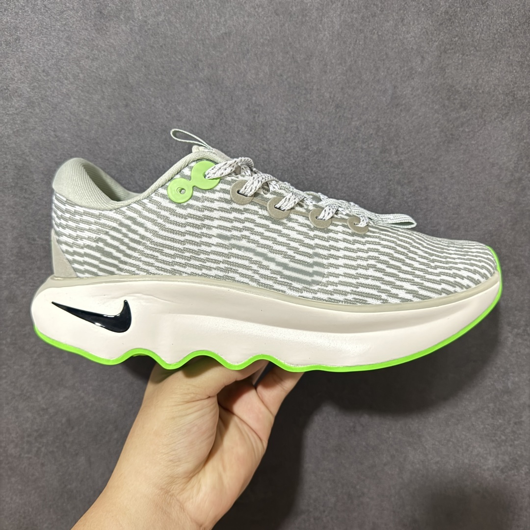 【公司级】Nike Motiva 耐克夏季透气缓震波浪跑鞋 DV1238-002 #鞋底采用夸张的弯曲几何设计,塑造弧形摇杆造型,助力轻松向前。顺畅迈步体验上脚即知,令你乐在其中。 #中底采用Cushlon3.0泡绵提供缓震,有助应对路面冲击力;外底搭载创新ComfortGroove凸起纹路设计,提供柔软舒适脚感。 尺码:36 36.5 37.5 38 38.5 39 40 40.5 41 42 42.5 43 44 44.5 45-选品中心