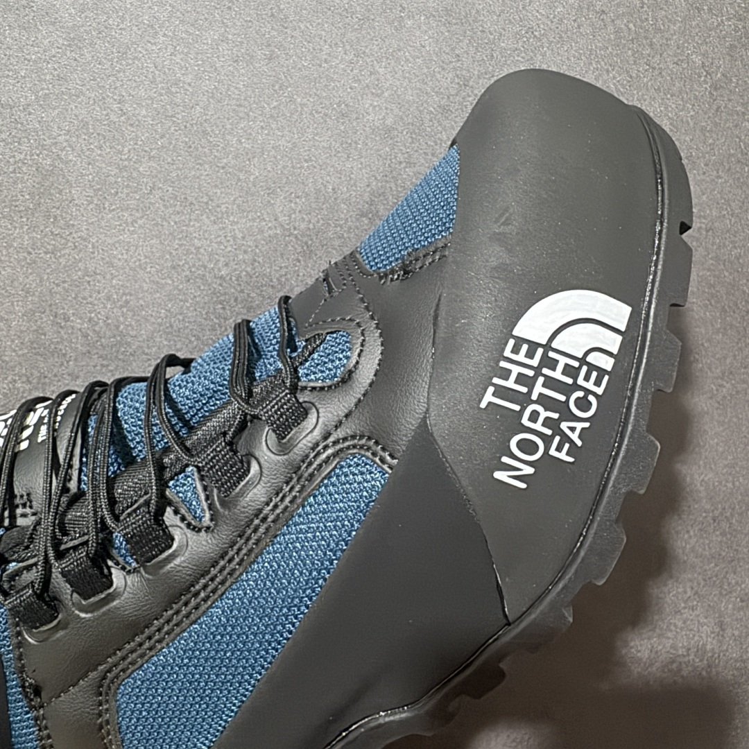 图片[8]-【H11纯原版】北面GLENCLYFFE 高帮 舒适机能耐磨防滑中性款低帮徒步鞋 货号：NFOA817B-KOM 尺码：37 38 39 40 41 42 43 44 45 #H11顶级纯原 户外机能风顶配批次 #原版1：1开模专业开发顶级材料 #Vibram XS Trek橡胶外底 抓地耐磨双冠王 #100%再生聚酯纤维鞋面 环保耐用不妥协 #合成皮革保护垫+后跟支撑 稳定包裹不晃脚 #TNF菊花链鞋跟织带 结构强度拉满不松垮 #弹力袜套结构 贴合脚型如第二层皮肤 #配色百搭适合日常通勤与山野场景 #男女同款尺码覆盖36-45 无性别穿搭自由 核心工艺细节： 1️⃣ 顶级外底：Vibram XS Trek橡胶大底，齿纹深度优化，湿滑路面抓地力提升40%，耐磨指数达行业Top级。 2️⃣ 环保鞋面：100%再生聚酯纤维编织，抗撕裂+防泼水处理，雨天通勤不湿脚，日常打理一擦即净。 3️⃣ 结构强化：合成皮革包裹鞋头与后跟，搭配TNF标志性菊花链织带，抗冲击、防变形，久穿不塌。 4️⃣ 舒适内里：弹力袜套式鞋口设计，贴合脚踝曲线，穿脱顺滑，长时间行走无压迫感。 5️⃣ 轻量缓震：中底采用EVA发泡材质，回弹率≥65%，减轻足部疲劳，适合城市暴走与轻度越野。 6️⃣ 细节品控：三道分级质检（鞋底/鞋面/五金），鞋身无溢胶、无歪标，出厂即完美状态，无需二次修整。 ✅ 真原汁原味，无需修整的顶配批次！彻底告别市面“软塌鞋面、打滑鞋底、松垮鞋口”劣质仿品！-选品中心