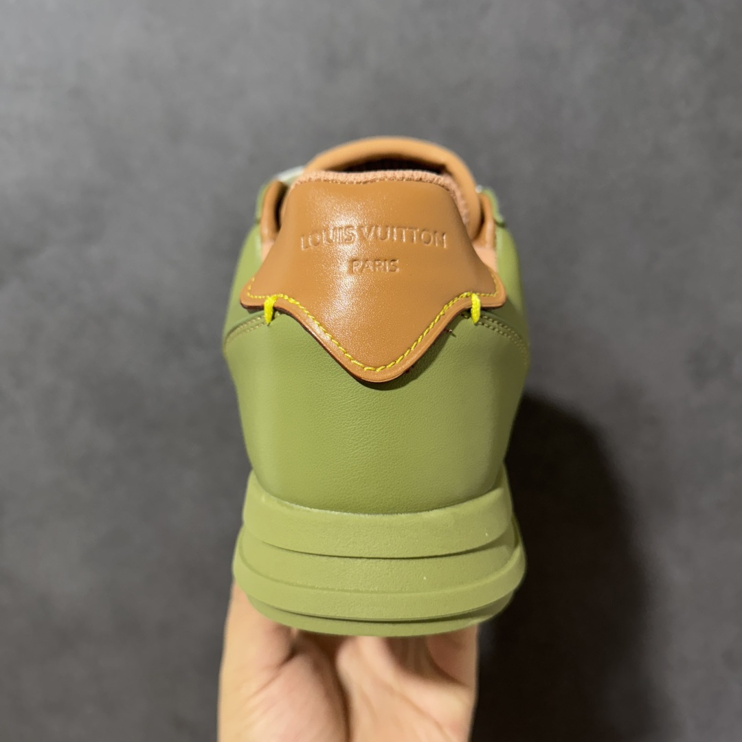 图片[4]-特价【GQ福利】广顶纯原特价 LOUIS VUITTON x Nigo lv联名款 Buttersoft 牛皮革羊皮革 FW25 图案压纹 圆头系带 低帮 生活休闲鞋 男女同款 外贸批次 全新纸板数据 印花高频效果碾压市面 市售天花板产物 耗时半年巨作 全套原厂新版原纸板楦头开发 原厂特供皮料加持 市场所有版本中综合最强的货品 GD实力大厂出品 全网最全配色更新最快 最成熟的做工稳定的品控 完美鞋型超高的清洁度 零毛边线头瑕疵 全套原楦原纸版原鞋开模 全网最具灵魂的版型 正确原装黄色鞋盒 正确中底印花 鞋面印花3D高频深度立体 全鞋电脑针车 紧密相连 针距密度一致 环保乳胶注塑鞋垫 厚度脚感还原原版 皮面裁剪部位 统一油边封口工艺 原装橡胶大底含胶量大底组合零偏差 专柜全套包装 防尘袋 说明书 质保卡 尺码：36-48无半码 货号：AE5I3BMI61N420-选品中心