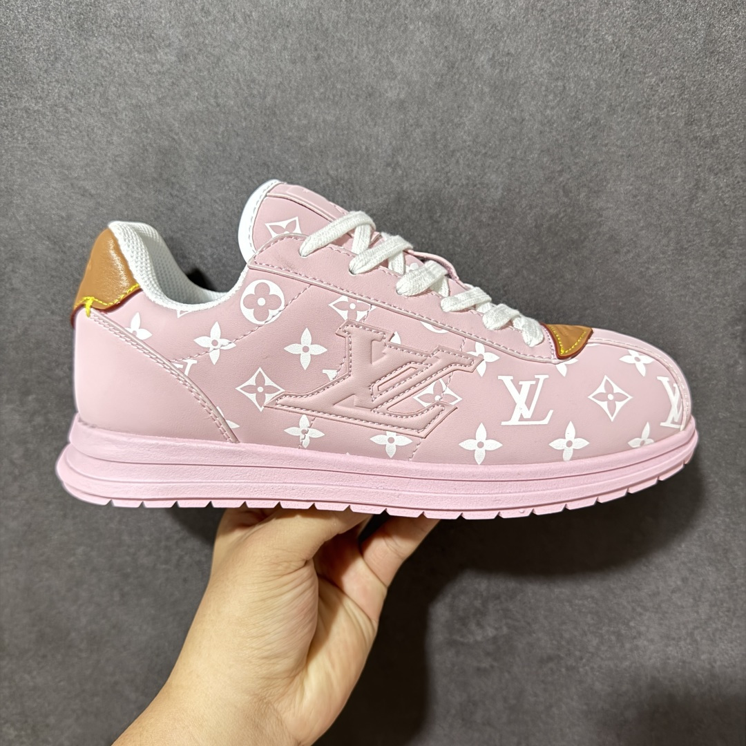 图片[2]-特价【GQ福利】广顶纯原特价 LOUIS VUITTON x Nigo lv联名款 Buttersoft 牛皮革羊皮革 FW25 图案压纹 圆头系带 低帮 生活休闲鞋 男女同款 外贸批次 全新纸板数据 印花高频效果碾压市面 市售天花板产物 耗时半年巨作 全套原厂新版原纸板楦头开发 原厂特供皮料加持 市场所有版本中综合最强的货品 GD实力大厂出品 全网最全配色更新最快 最成熟的做工稳定的品控 完美鞋型超高的清洁度 零毛边线头瑕疵 全套原楦原纸版原鞋开模 全网最具灵魂的版型 正确原装黄色鞋盒 正确中底印花 鞋面印花3D高频深度立体 全鞋电脑针车 紧密相连 针距密度一致 环保乳胶注塑鞋垫 厚度脚感还原原版 皮面裁剪部位 统一油边封口工艺 原装橡胶大底含胶量大底组合零偏差 专柜全套包装 防尘袋 说明书 质保卡 尺码：36-48无半码 货号：AE5I3BMI61N420-选品中心