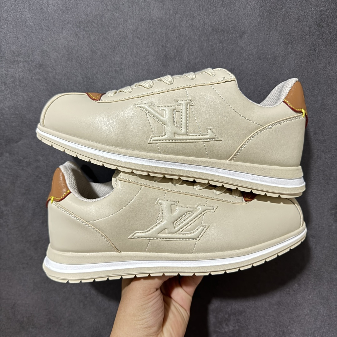 图片[7]-特价【GQ福利】广顶纯原特价 LOUIS VUITTON x Nigo lv联名款 Buttersoft 牛皮革羊皮革 FW25 图案压纹 圆头系带 低帮 生活休闲鞋 男女同款 外贸批次 全新纸板数据 印花高频效果碾压市面 市售天花板产物 耗时半年巨作 全套原厂新版原纸板楦头开发 原厂特供皮料加持 市场所有版本中综合最强的货品 GD实力大厂出品 全网最全配色更新最快 最成熟的做工稳定的品控 完美鞋型超高的清洁度 零毛边线头瑕疵 全套原楦原纸版原鞋开模 全网最具灵魂的版型 正确原装黄色鞋盒 正确中底印花 鞋面印花3D高频深度立体 全鞋电脑针车 紧密相连 针距密度一致 环保乳胶注塑鞋垫 厚度脚感还原原版 皮面裁剪部位 统一油边封口工艺 原装橡胶大底含胶量大底组合零偏差 专柜全套包装 防尘袋 说明书 质保卡 尺码：36-48无半码 货号：AE5I3BMI61N420-选品中心