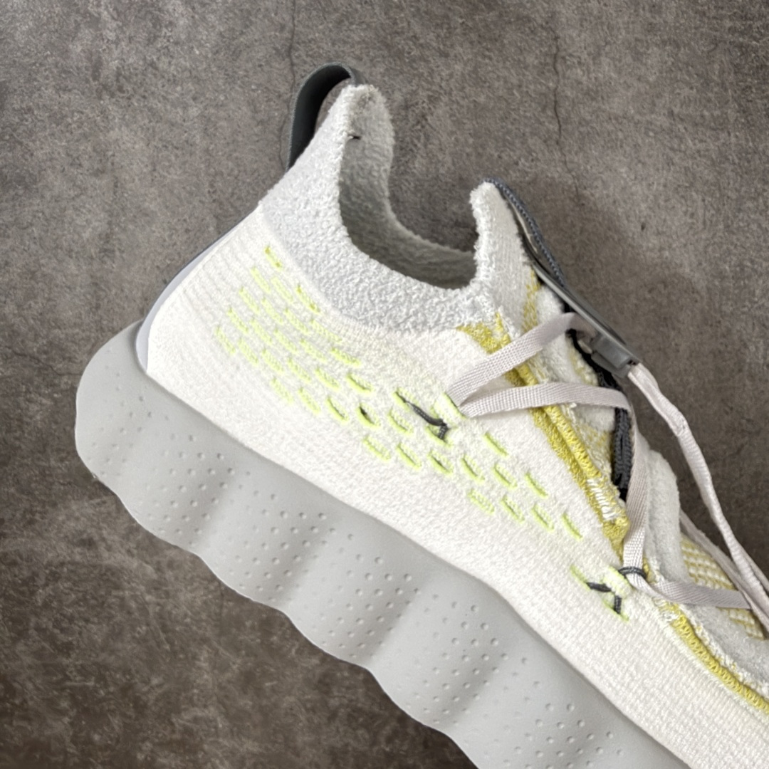 图片[7]-【渠道版】NK Mind 002 Flyknit足底按摩舒适运动休闲训练鞋 白绿 IR2176-100 全套原厂楦头原纸板数据档案 历时四个月倾力打造 原厂0937机台Flyknit飞织工艺 鞋面针织密度弹性完美同步原鞋 工艺同步公司 原厂压底模 加固按摩单元 防止颗粒松动 原装TUP鞋扣 亮黑后跟条 白色字体采用工业级丝网印刷（丝印）工艺 字体边缘锐利清晰 笔画粗细均匀 没有毛边或晕染 依旧延续Mind系列的标志性外观 采用黑色Flyknit鞋面 并用到拼接结构和外露缝线强调设计感 鞋底依旧配备22个皇家蓝独立泡棉按摩球 鞋底的FRAGMENT经典标语也同样保留其中 还在鞋舌加入了一块印有闪电章的特殊提环 来进一步表明联名身份 正常尺码 尺码：36 36.5 37.5 38 38.5 39 40 40.5 41 42 42.5 43 44 44.5 45 46.5 47.5-选品中心