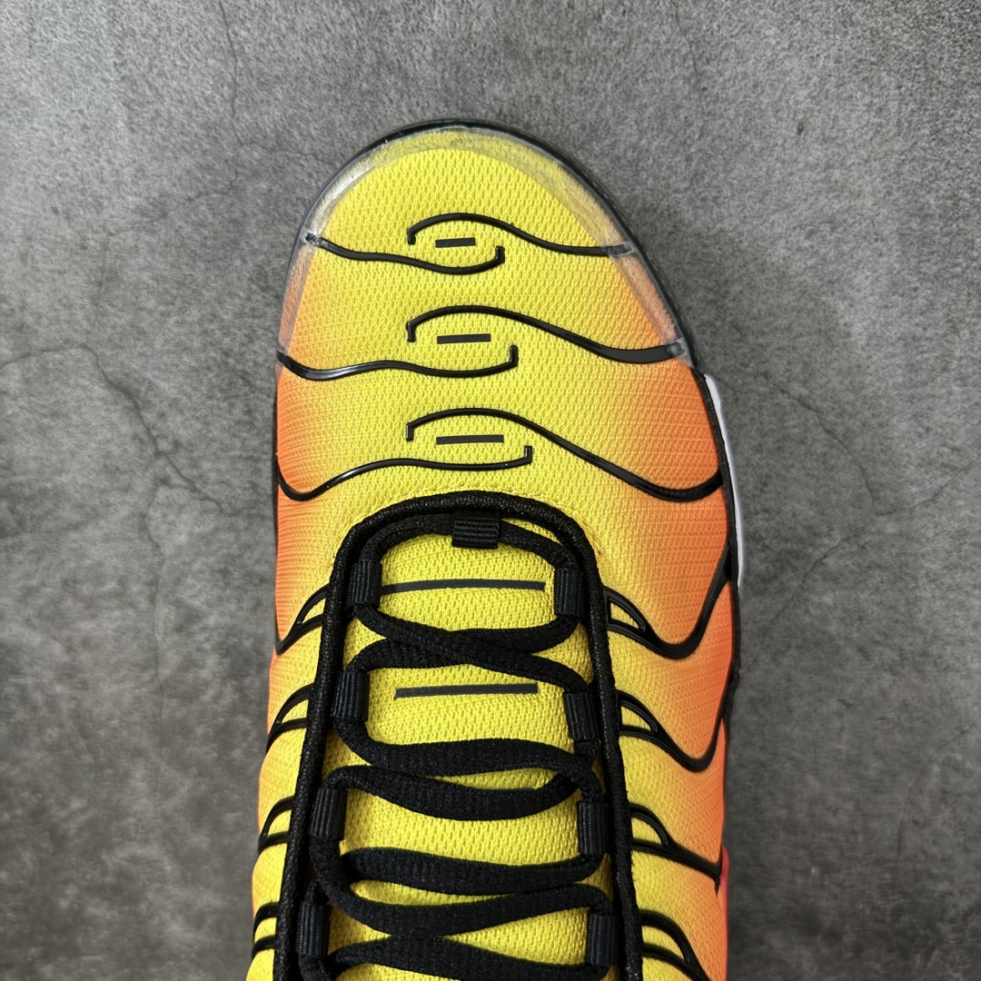 图片[5]-【TK纯原版】Nike Air Max Plus TN气垫系列跑鞋 DM0032-003 全新一比一高端版本 真正的市场T1品质 更多配色陆续出货 真正的用心研发 一点一点抠出来的 品质 品控细节 随便闭眼对比市场任何版本 全套原纸板楦头开发 完美呈现版型 工艺流程均与原鞋保持一致 Turned Air 中底缓震技术 鞋面弧度与大底弧度一致 鞋头正确TPU材质 鞋面高频TPU材质1.0厚度 原鞋一致层次感 超越公司货的品控标准 多道QC质检 货号： 尺码： 40.5 41 42 42.5 43 44 44.5 45 46 47.5 48.5-选品中心