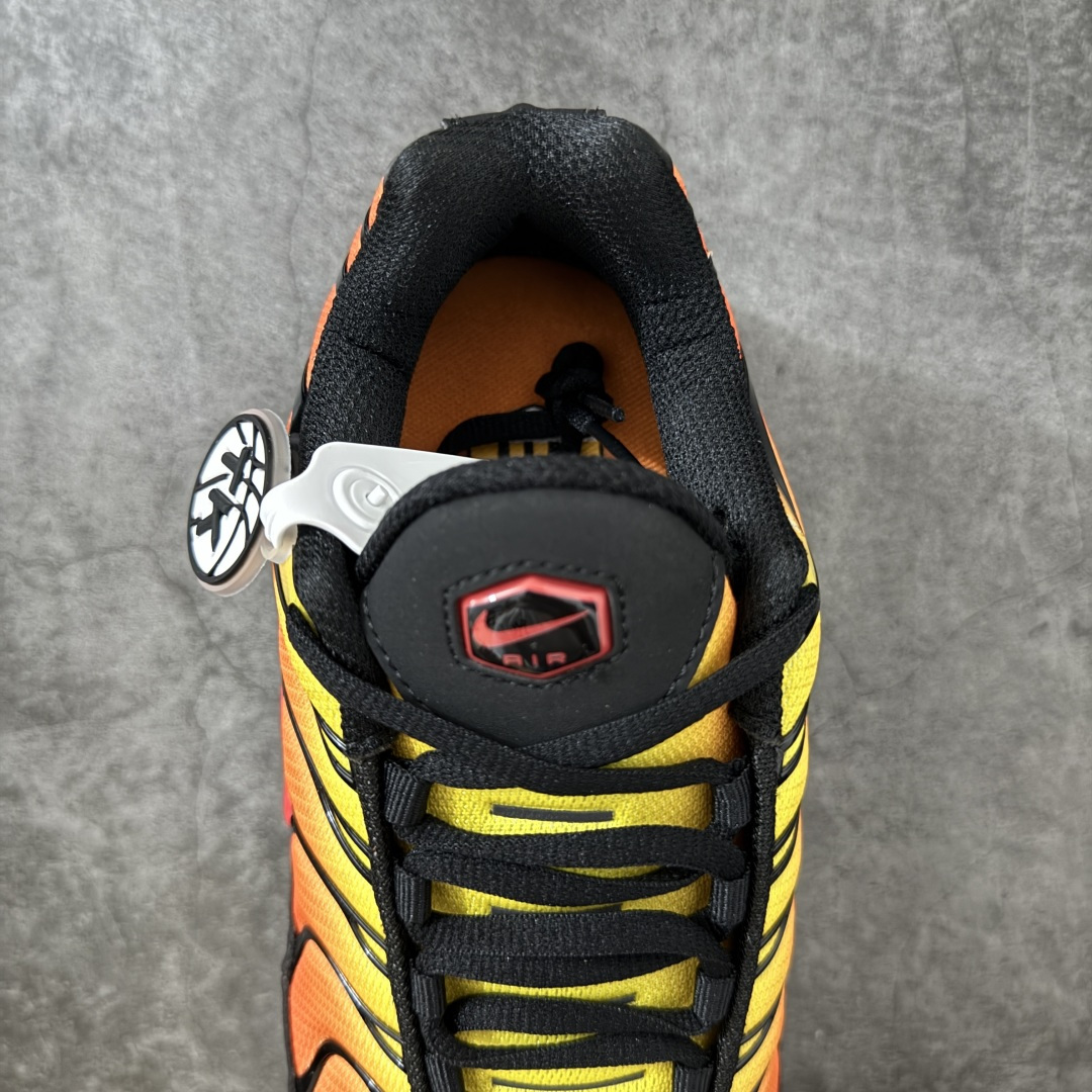 图片[8]-【TK纯原版】Nike Air Max Plus TN气垫系列跑鞋 DM0032-003 全新一比一高端版本 真正的市场T1品质 更多配色陆续出货 真正的用心研发 一点一点抠出来的 品质 品控细节 随便闭眼对比市场任何版本 全套原纸板楦头开发 完美呈现版型 工艺流程均与原鞋保持一致 Turned Air 中底缓震技术 鞋面弧度与大底弧度一致 鞋头正确TPU材质 鞋面高频TPU材质1.0厚度 原鞋一致层次感 超越公司货的品控标准 多道QC质检 货号： 尺码： 40.5 41 42 42.5 43 44 44.5 45 46 47.5 48.5-选品中心