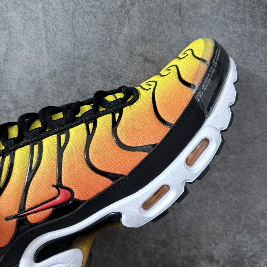 图片[6]-【TK纯原版】Nike Air Max Plus TN气垫系列跑鞋 DM0032-003 全新一比一高端版本 真正的市场T1品质 更多配色陆续出货 真正的用心研发 一点一点抠出来的 品质 品控细节 随便闭眼对比市场任何版本 全套原纸板楦头开发 完美呈现版型 工艺流程均与原鞋保持一致 Turned Air 中底缓震技术 鞋面弧度与大底弧度一致 鞋头正确TPU材质 鞋面高频TPU材质1.0厚度 原鞋一致层次感 超越公司货的品控标准 多道QC质检 货号： 尺码： 40.5 41 42 42.5 43 44 44.5 45 46 47.5 48.5-选品中心
