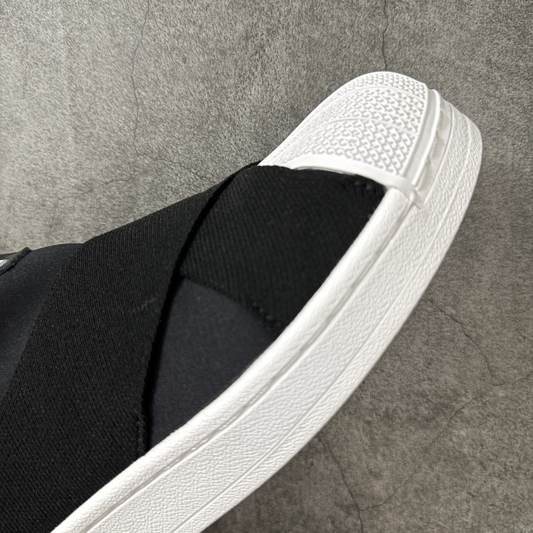 图片[5]-【渠道纯原】AD Superstar 2 Slip-On Shoes 贝壳头交叉绑带一脚蹬板鞋 KH8210 独家控货 平台正单 全鞋百分百原材料 全鞋电脑针车 Logo针车间距针数原版一致 皮料切割冲裁零瑕疵 原鞋一致含胶量大底 原盒中文内外标 大几率过验 不对比市面只对比原鞋 只服务最高端市场 尺码：36 36.5 37 38 38.5 39 40 40.5 41 42 42.5 43 44 44.5 45-选品中心